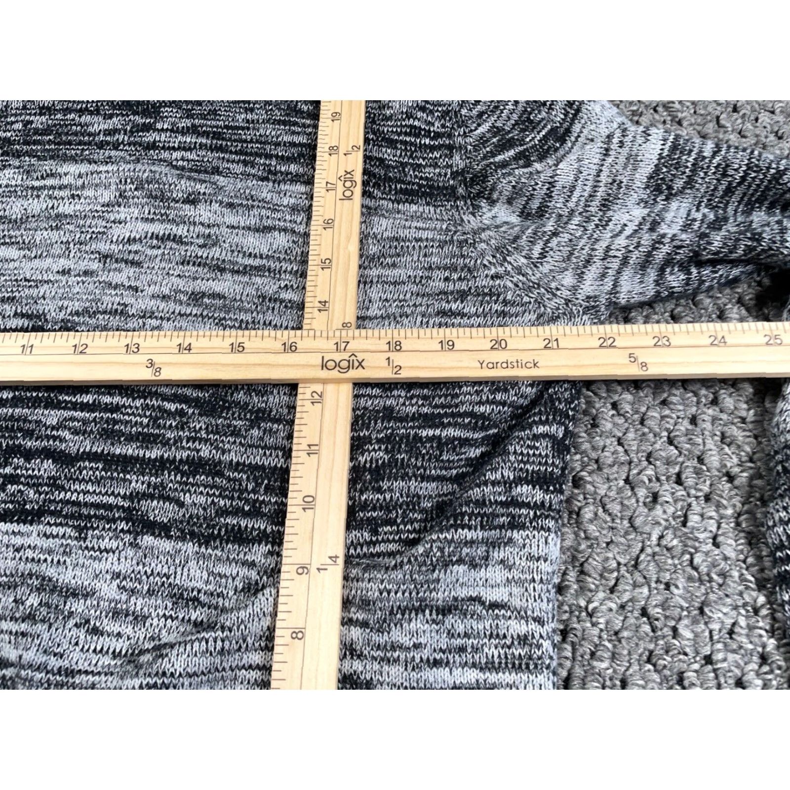 Vintage American Rag Cie Static Pattern Striped Sweater Adult Large Gray Crewneck Knit Size US L / EU 52-54 / 3 - 6 Thumbnail