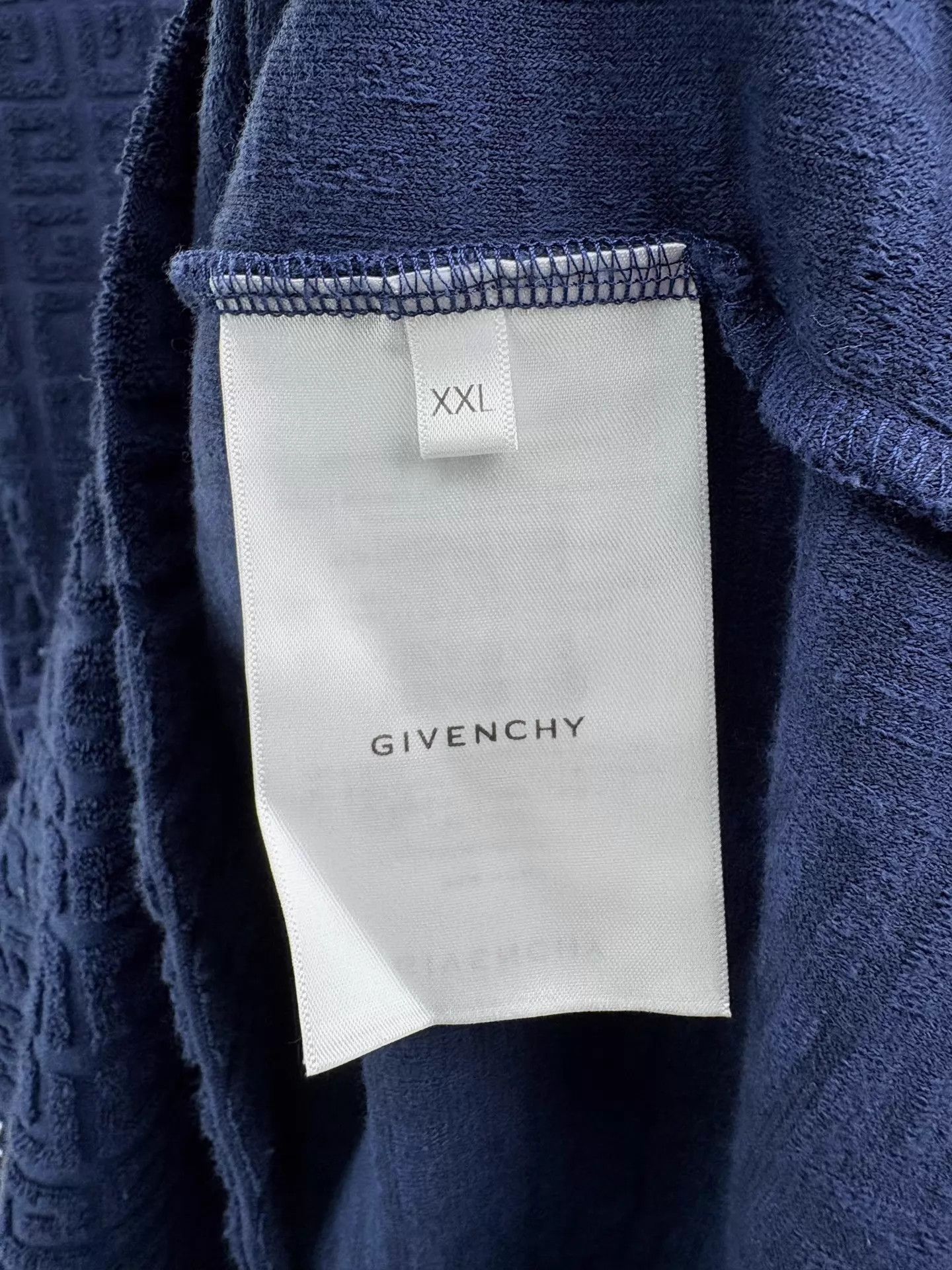 Givenchy GIVENCHY 4G Monogram Towel T-shirt Size US XXL / EU 58 / 5 - 5 Thumbnail