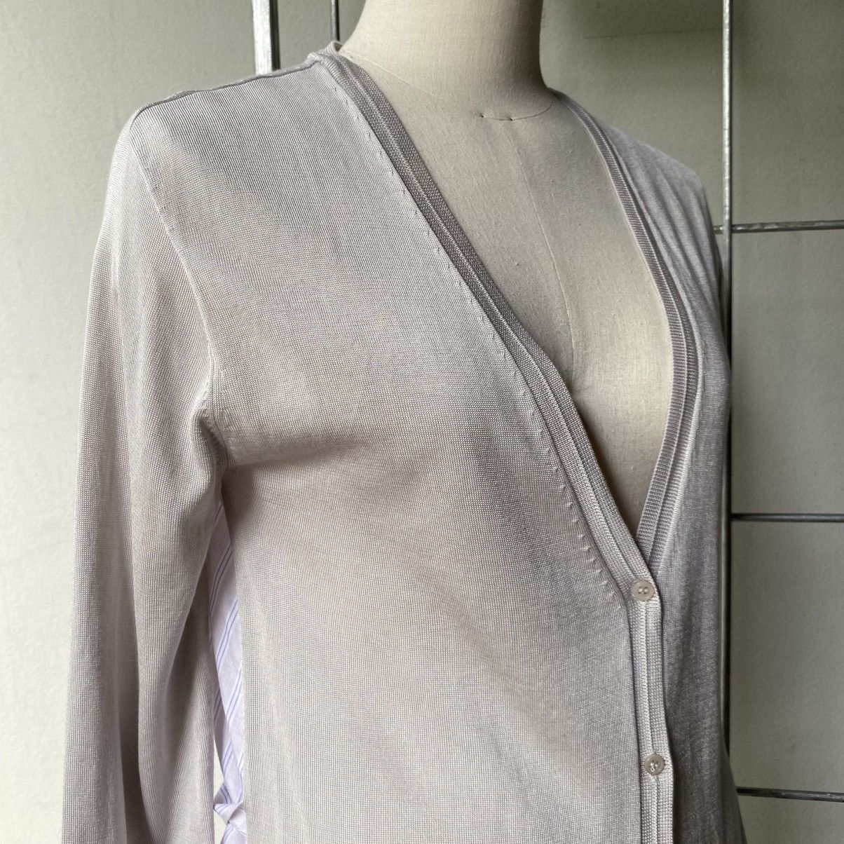 Japanese Brand 😊Beige V-Neck Button-Up Cardigan with Pockets Size M / US 6-8 / IT 42-44 - 6 Thumbnail