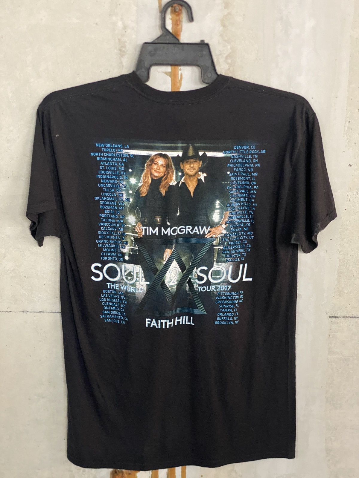 Hanes TIM MCGRAW X FAITH HILL CONCERT TSHIRT Size US M / EU 48-50 / 2 - 4 Thumbnail
