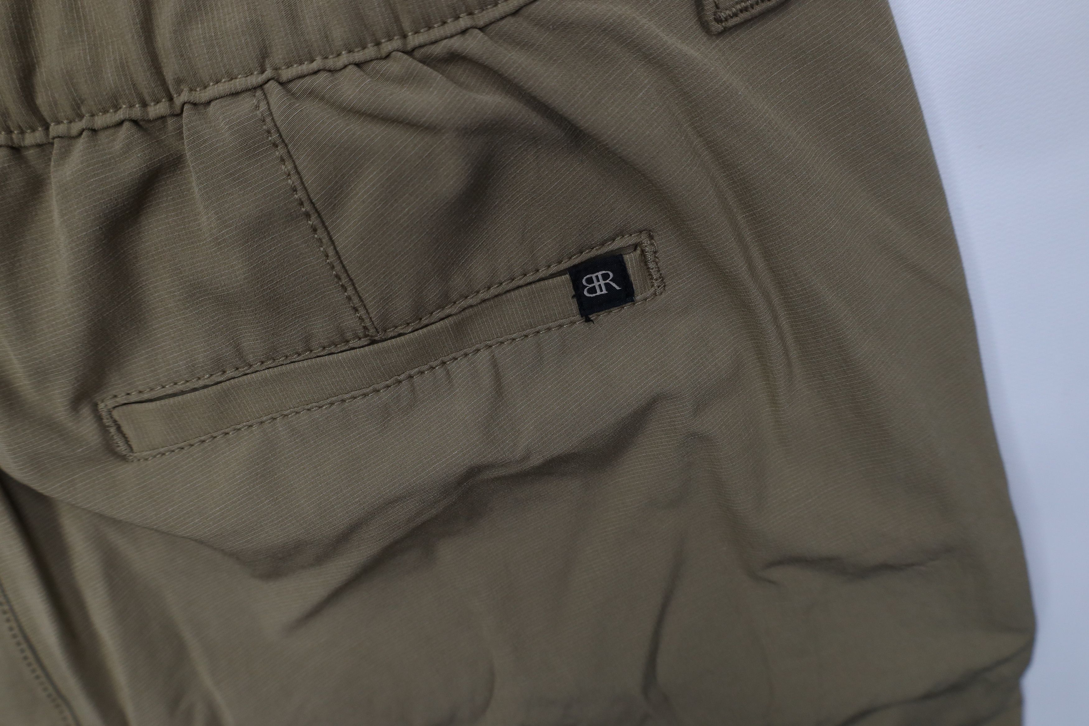Banana Republic Banana Republic Tech Knit Above Knee Chino Shorts Beige Size US 34 / EU 50 - 11 Thumbnail