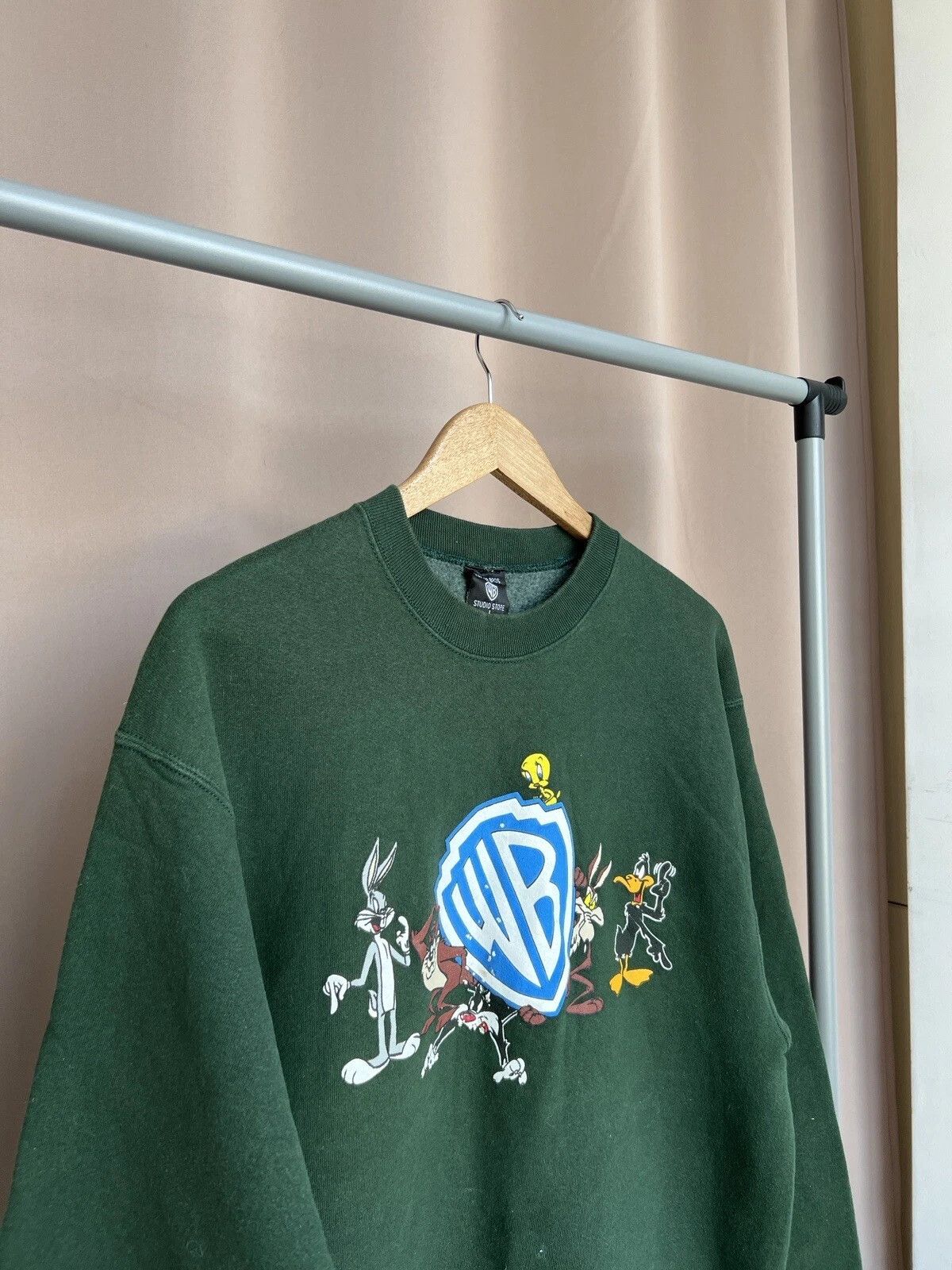 Warner Bros Warner Bros Looney Tunes Sweatshirt Mens Size L Vintage Size US L / EU 52-54 / 3 - 3 Thumbnail
