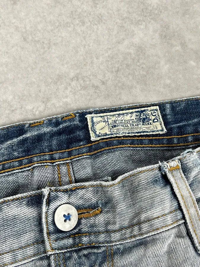 Dolce & Gabbana 2000s Dolce & Gabbana Light Blue Denim Distressed Jeans Size US 31 - 11 Thumbnail