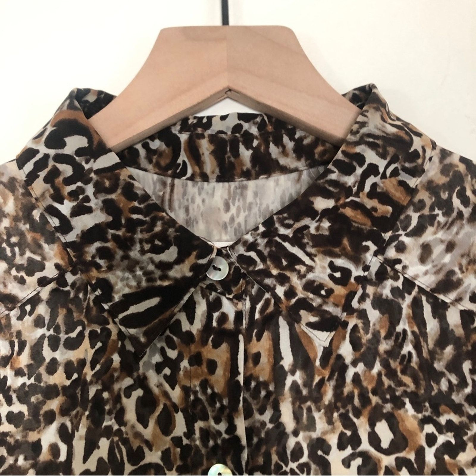 Chicos Chico's Leopard Print Semi-Sheer Sleeveless Tank Blouse Top Size M / US 6-8 / IT 42-44 - 2 Thumbnail