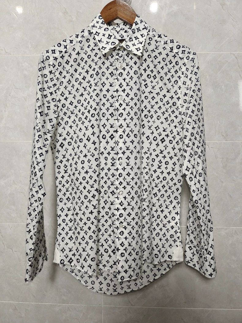 Louis Vuitton LOUIS VUITTON full logo Long sleeve shirt 2501-Nextarrow Size US XXS / EU 40 - 1 Thumbnail
