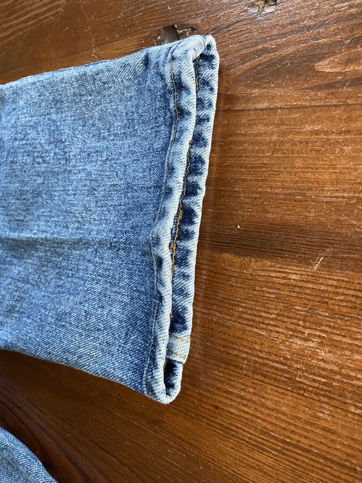 Levi's Vintage 1993 Levi’s 550 Relaxed Fit Blue Denim Jean 35x30 Size US 35 - 4 Thumbnail