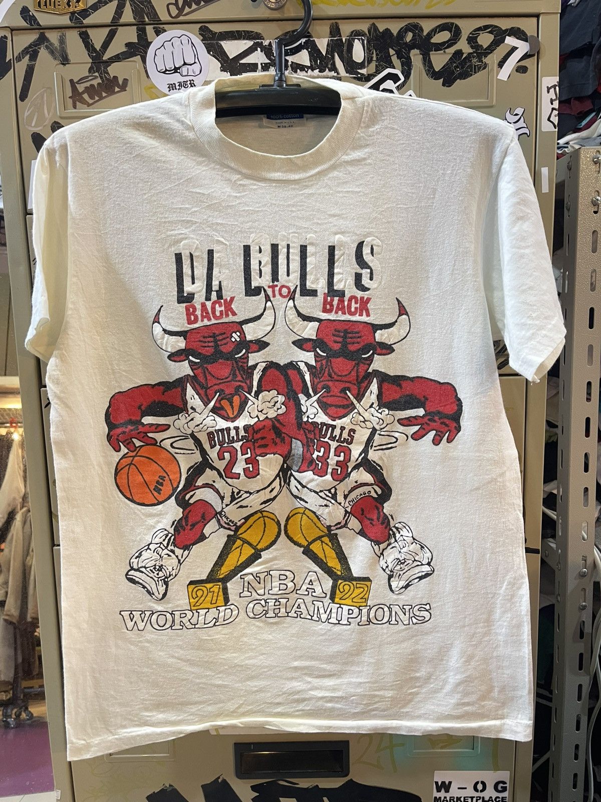NBA Vintage Chicago Bulls 1992’s t shirt Size US M / EU 48-50 / 2 - 1 Thumbnail