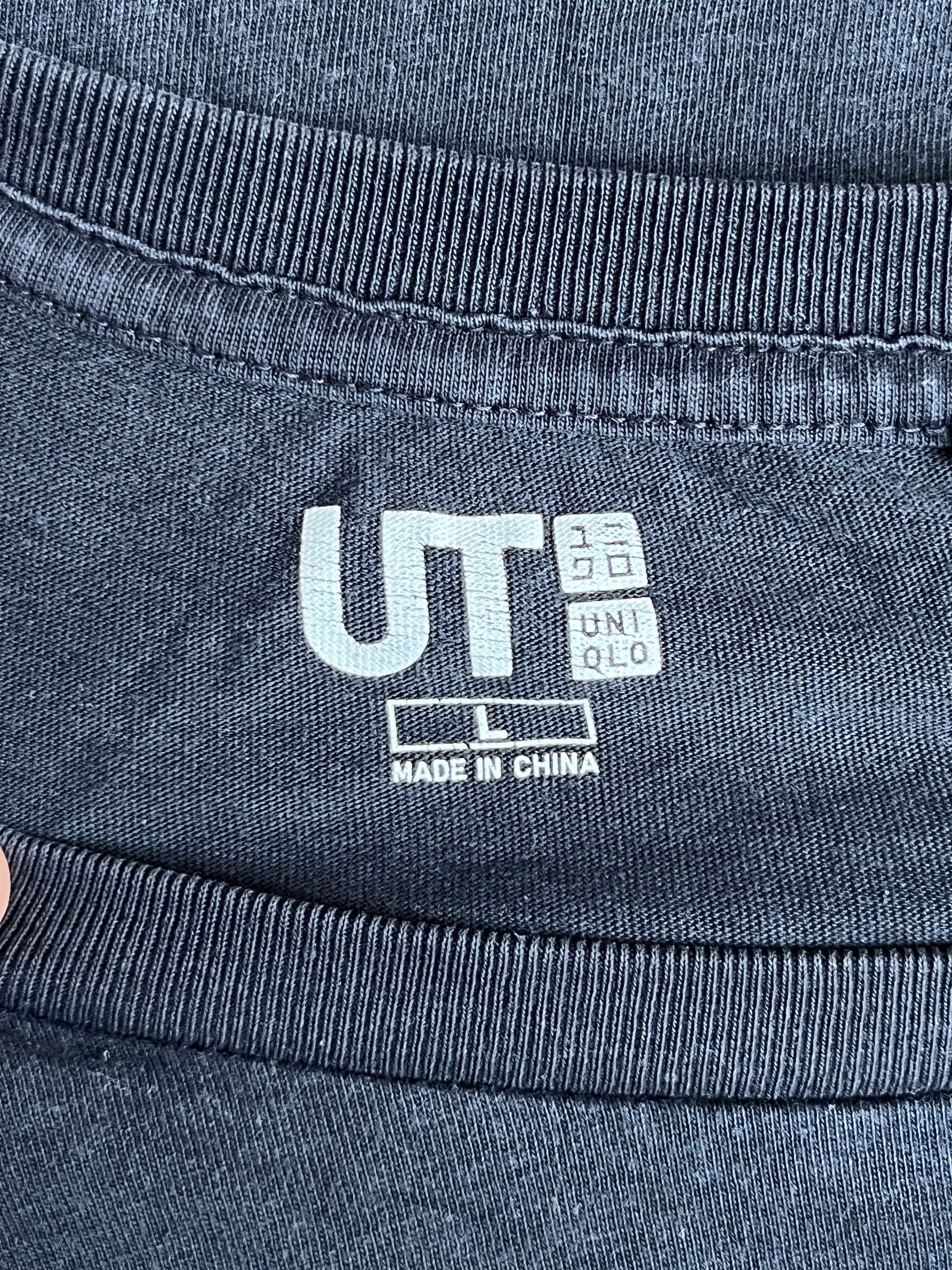 Uniqlo Uniqlo UT Calbee T Shirt L Size US L / EU 52-54 / 3 - 3 Thumbnail