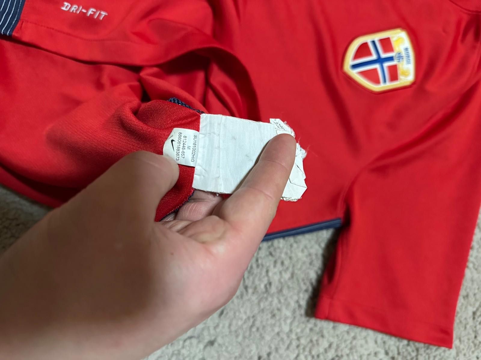 Nike NORWAY 2016 2018 HOME SHIRT FOOTBALL JERSEY NIKE SIZE M Size US M / EU 48-50 / 2 - 6 Thumbnail