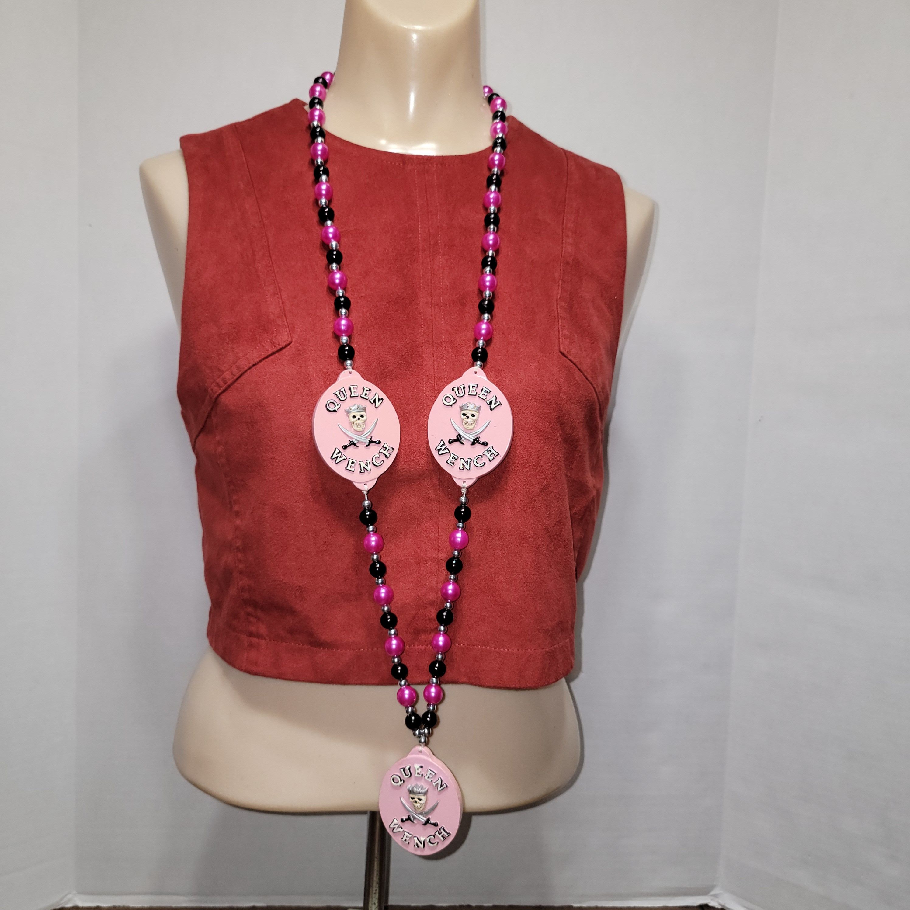 Other Queen Wench Pink & Black Mardi Gras Necklace / Beads Size ONE SIZE - 1 Thumbnail