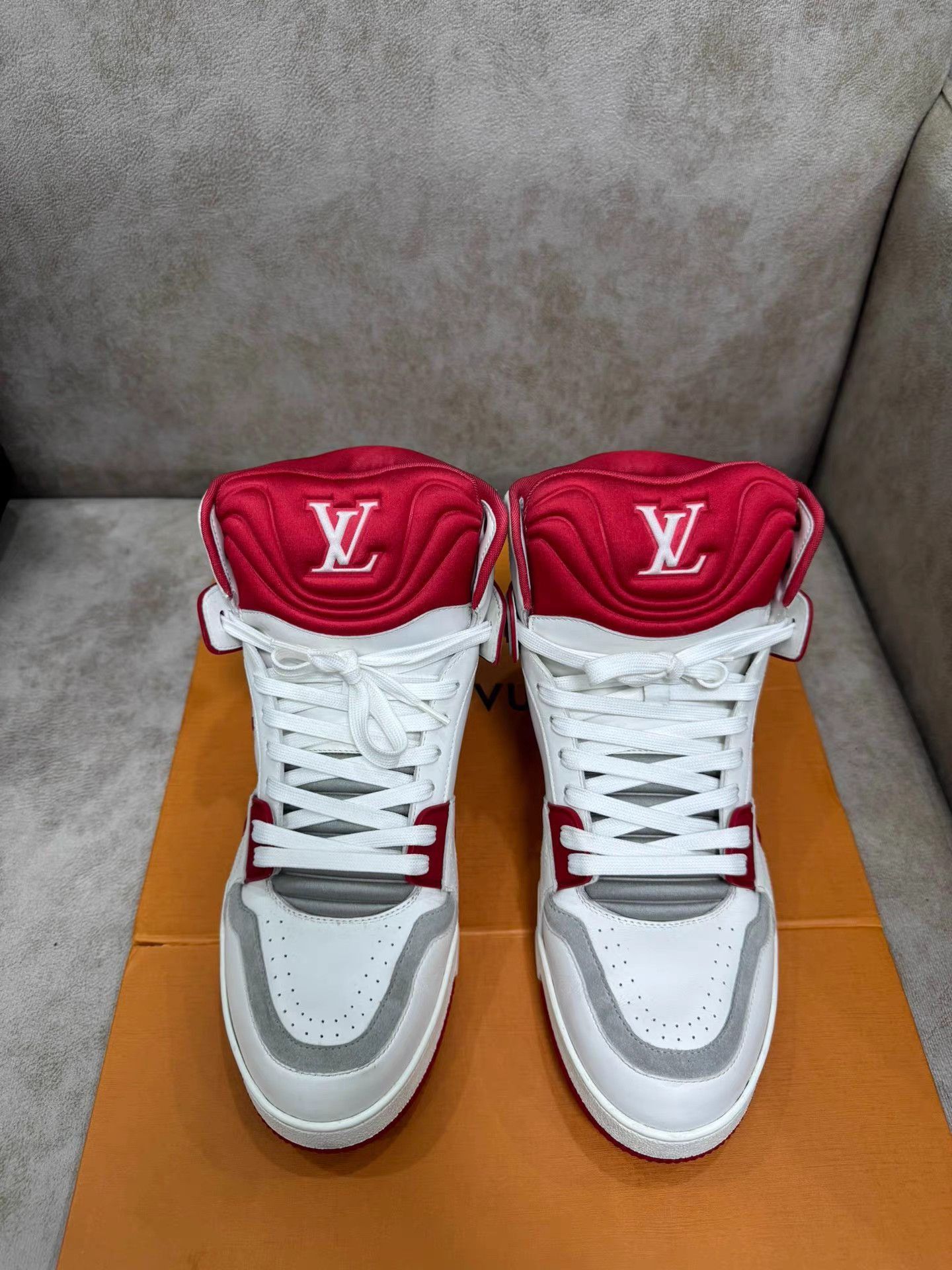 Louis Vuitton White High-Top Sneakers Size 8 Size US 8 / EU 41 - 1 Thumbnail