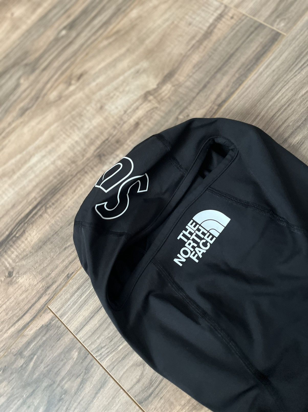Supreme × The North Face Supreme The North Face Base Layer L/S Top Size US XL / EU 56 / 4 - 4 Thumbnail