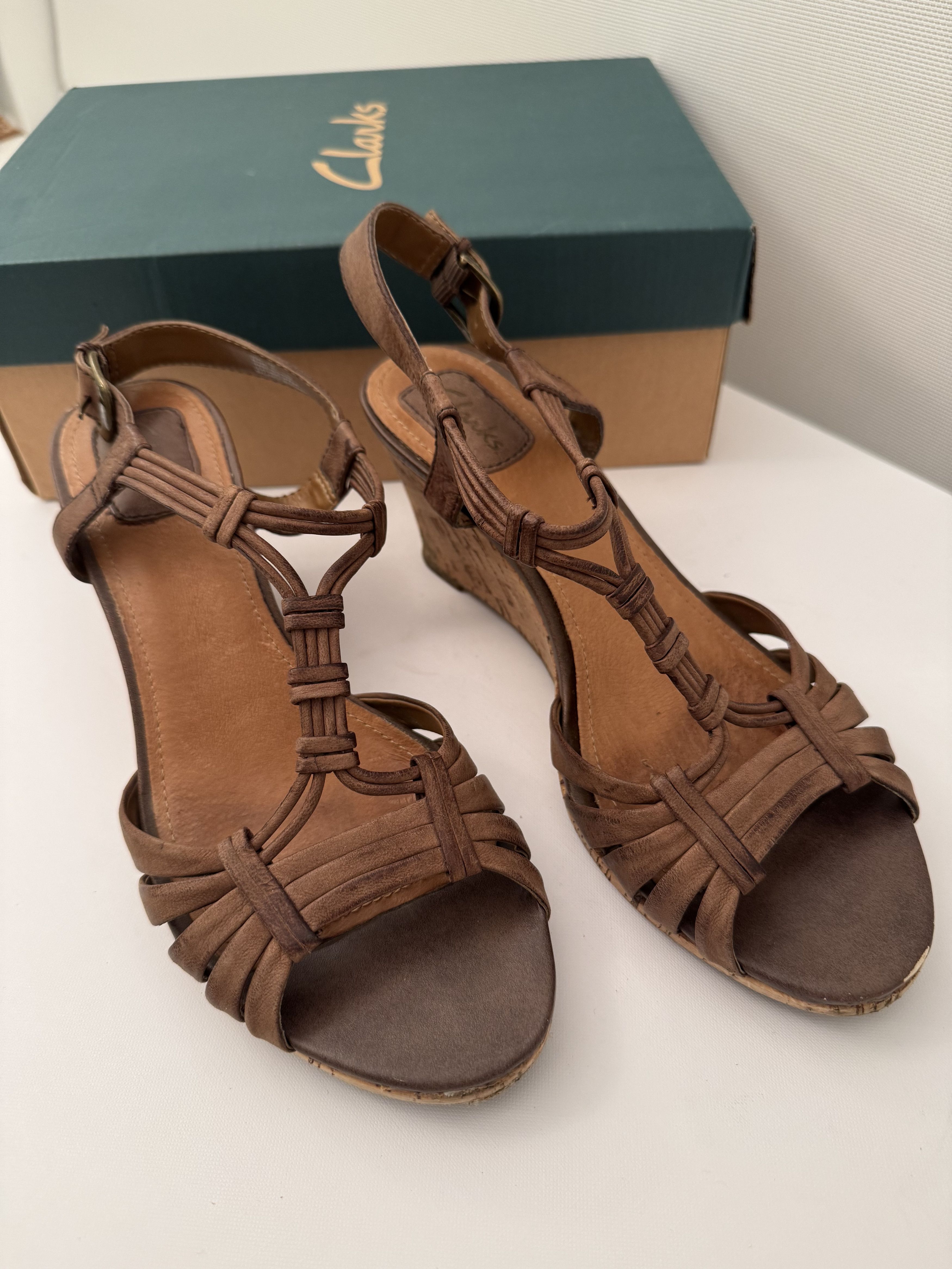 Clarks Laguna Reef Sandals Size US 7 / IT 37 - 1 Thumbnail