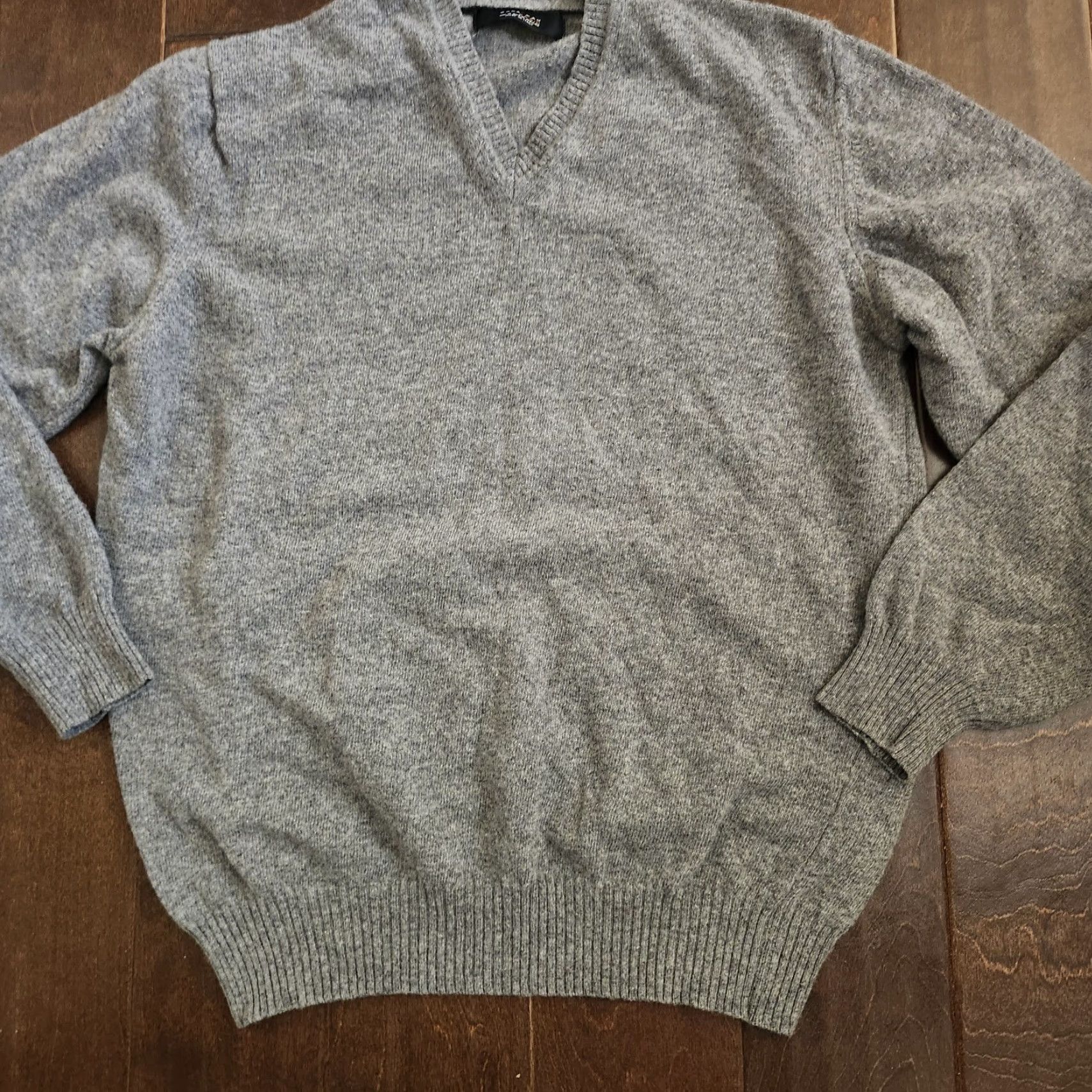 Zara Zara Man Basic Mens Gray Wool V Neck Sweater Pullover XL Wool V-Neck Mens Gray Knit Pullover XL Size US XL / EU 56 / 4 - 4 Thumbnail