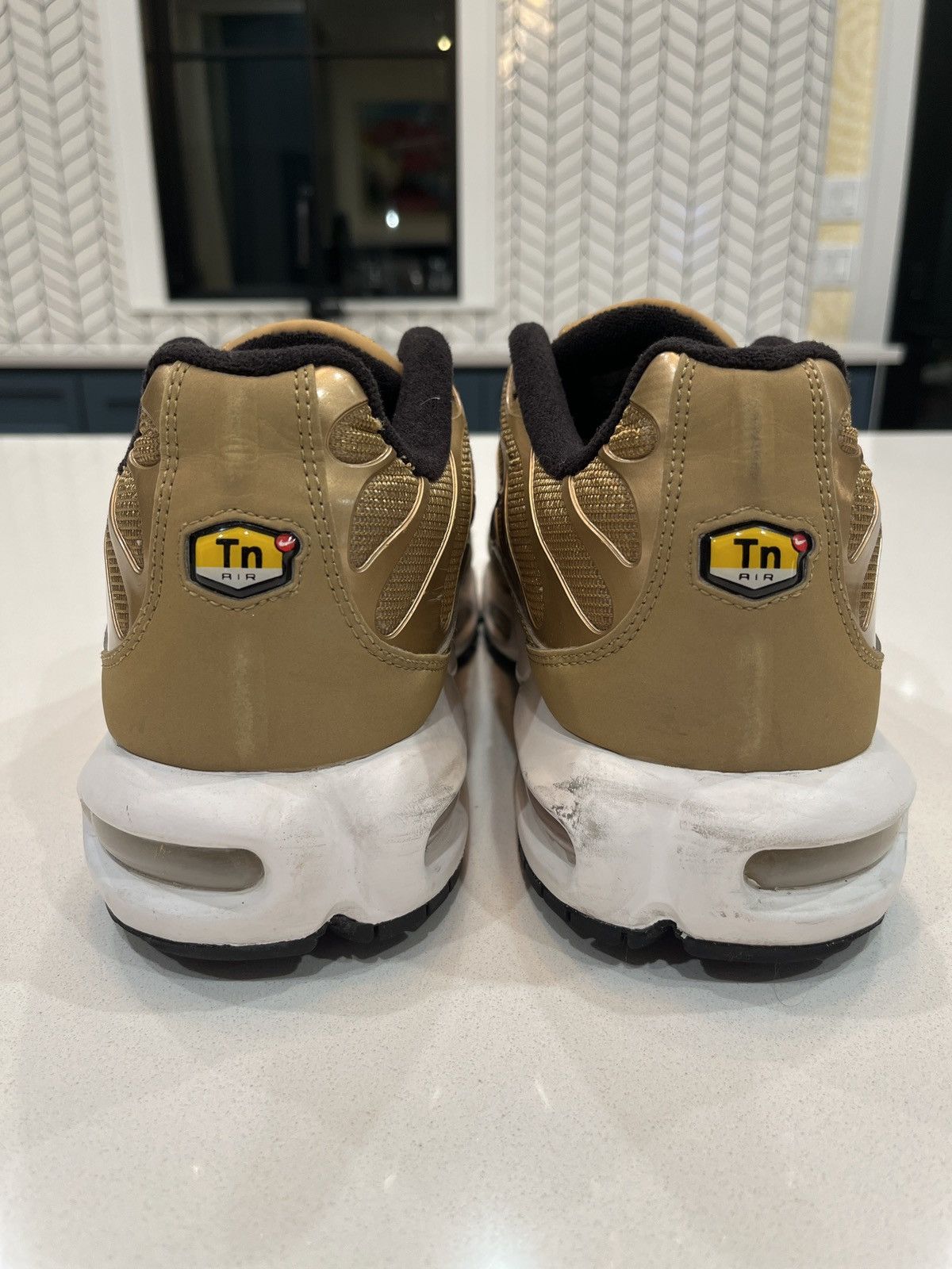 Nike Nike Air Max Plus “metallic gold” Size US 13 / EU 46 - 3 Thumbnail