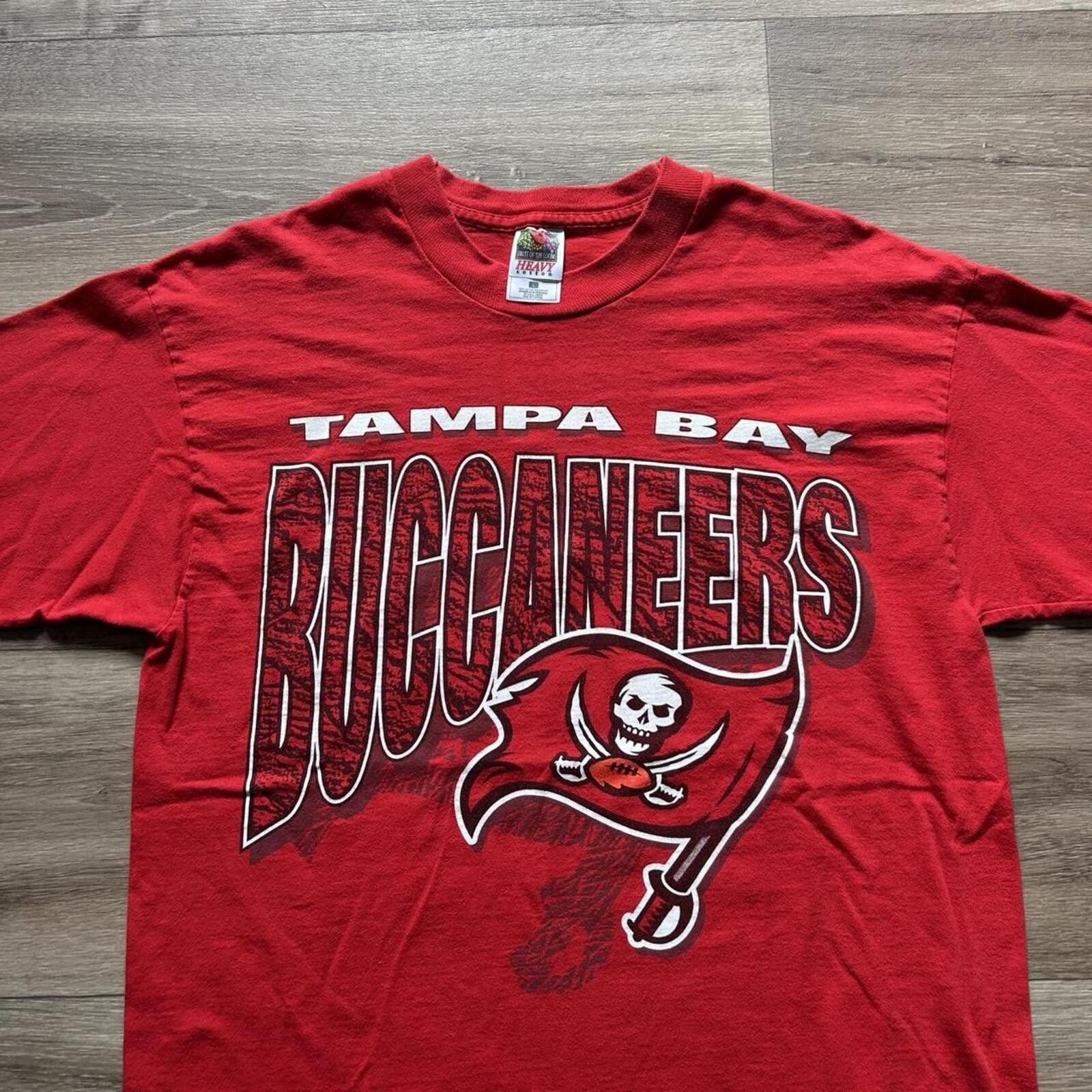 NFL Vintage 90’s Tampa Bay Buccaneers NFL Graphic T shirt XL Size US XL / EU 56 / 4 - 2 Thumbnail