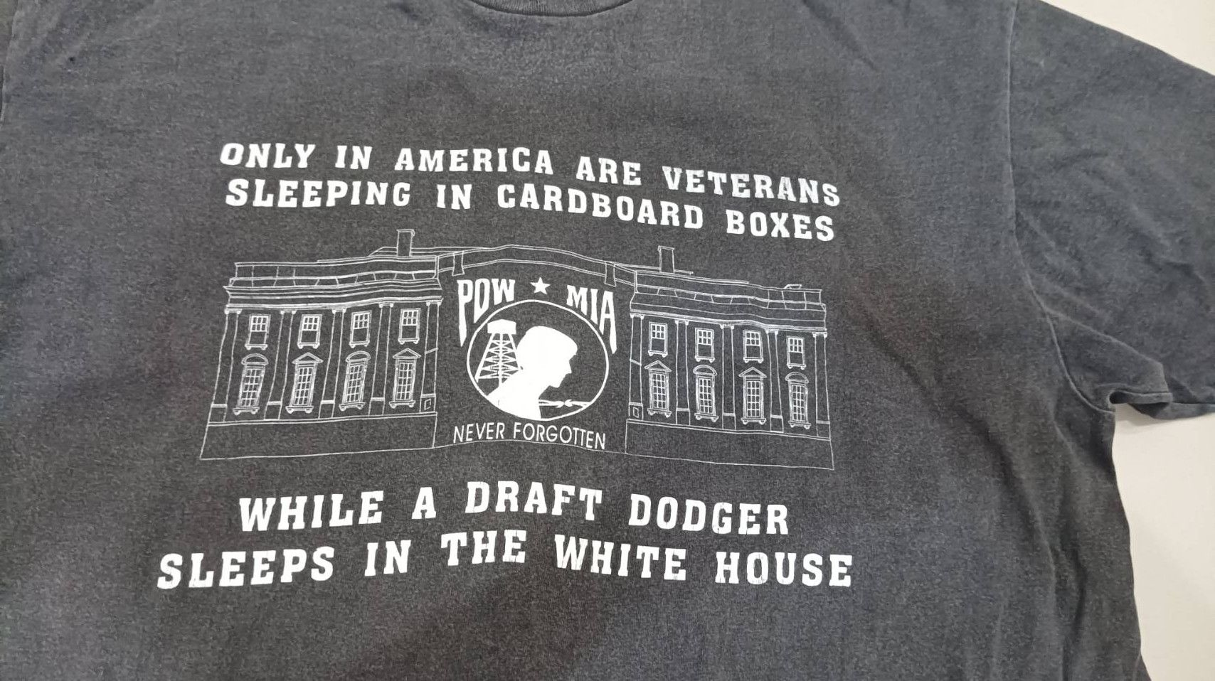 Hanes Vintage 80s POW MIA Vietnam Veterans Shirt Size US XL / EU 56 / 4 - 1 Thumbnail