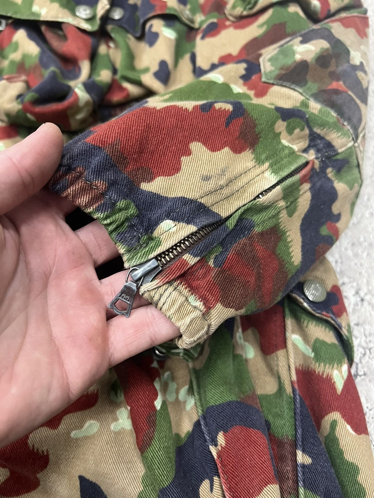 Vintage Vintage Swiss Army Military M70 Alpenflage Field Jacket Size US M / EU 48-50 / 2 - 8 Thumbnail