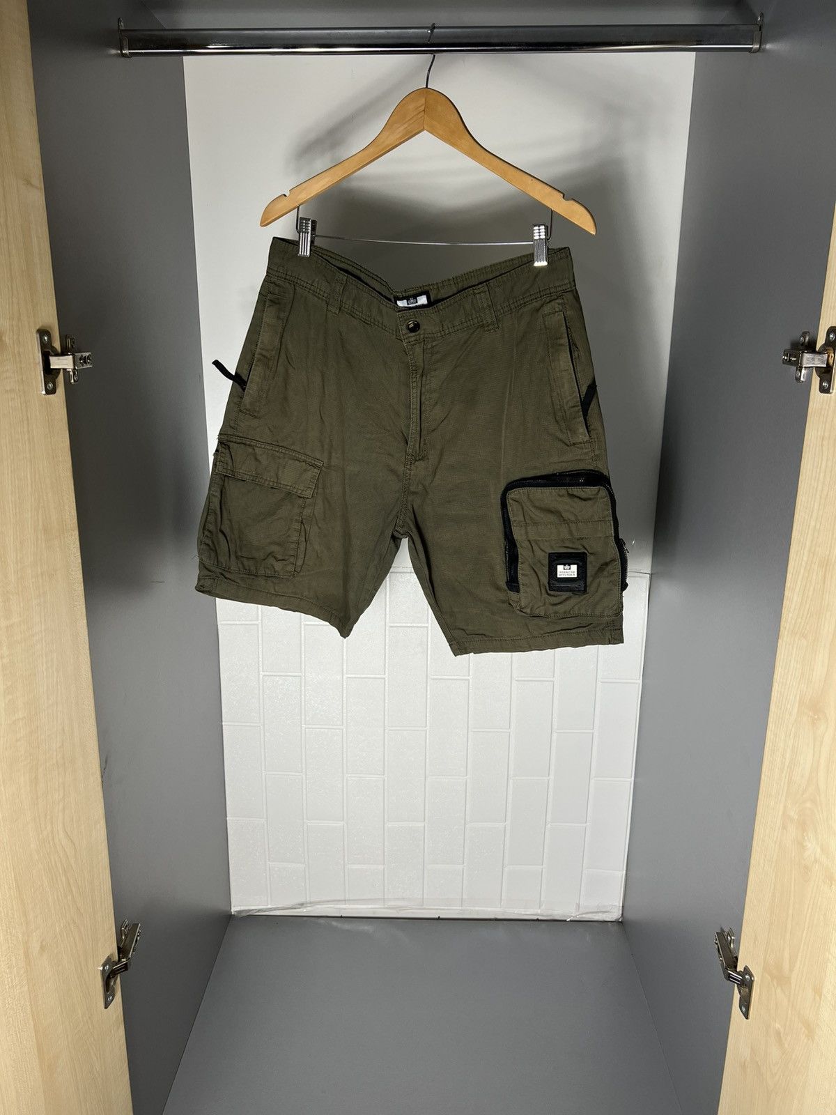 Weekend Offender VINTAGE WEEKEND OFFENDER MULTIPICKET CASUAL SHORTS Y2K 90s Size US 32 / EU 48 - 8 Thumbnail