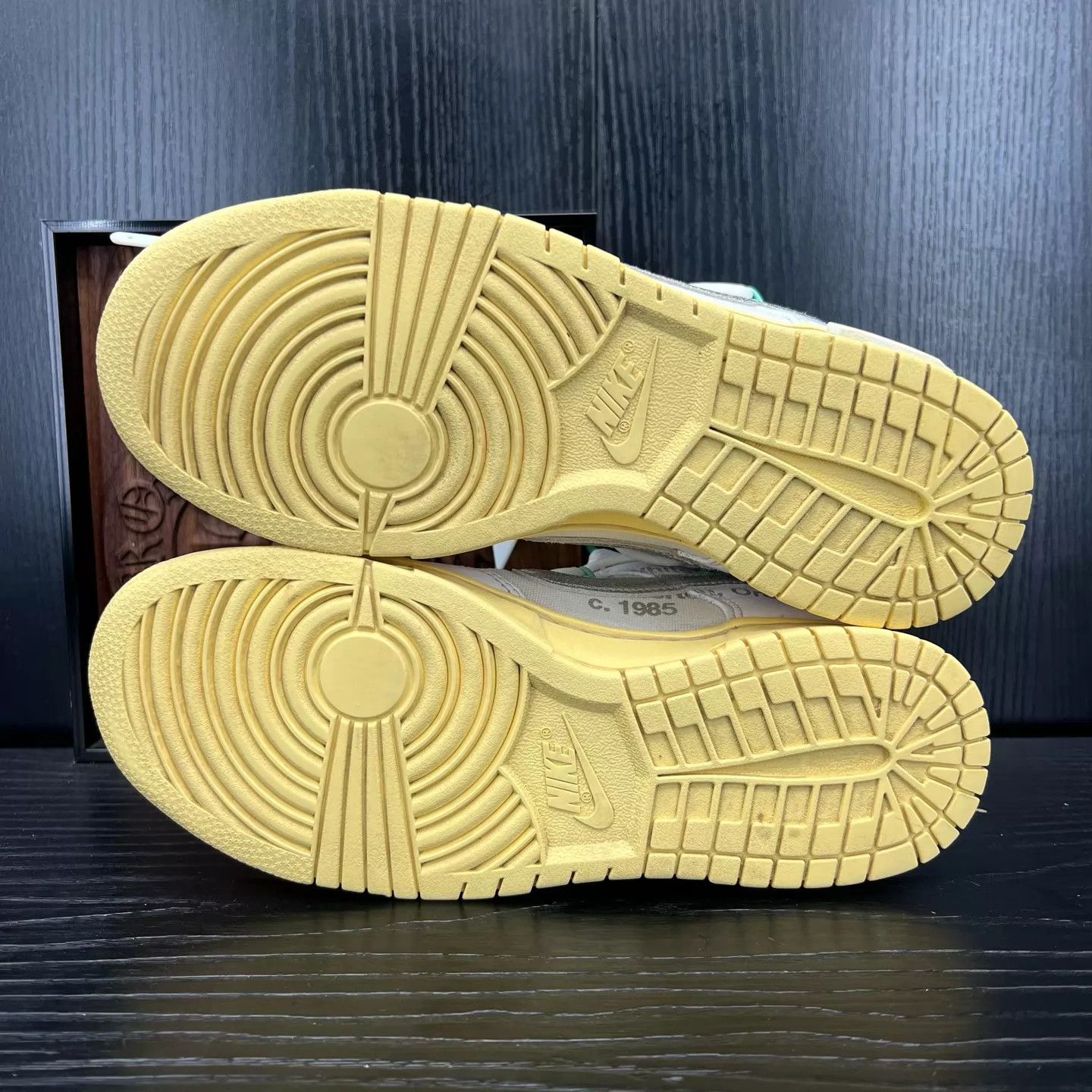 Off-White Off-White x Nike Dunk Low 'No.1' White Gum 38.5 w/box Size US 8 / IT 38 - 7 Thumbnail