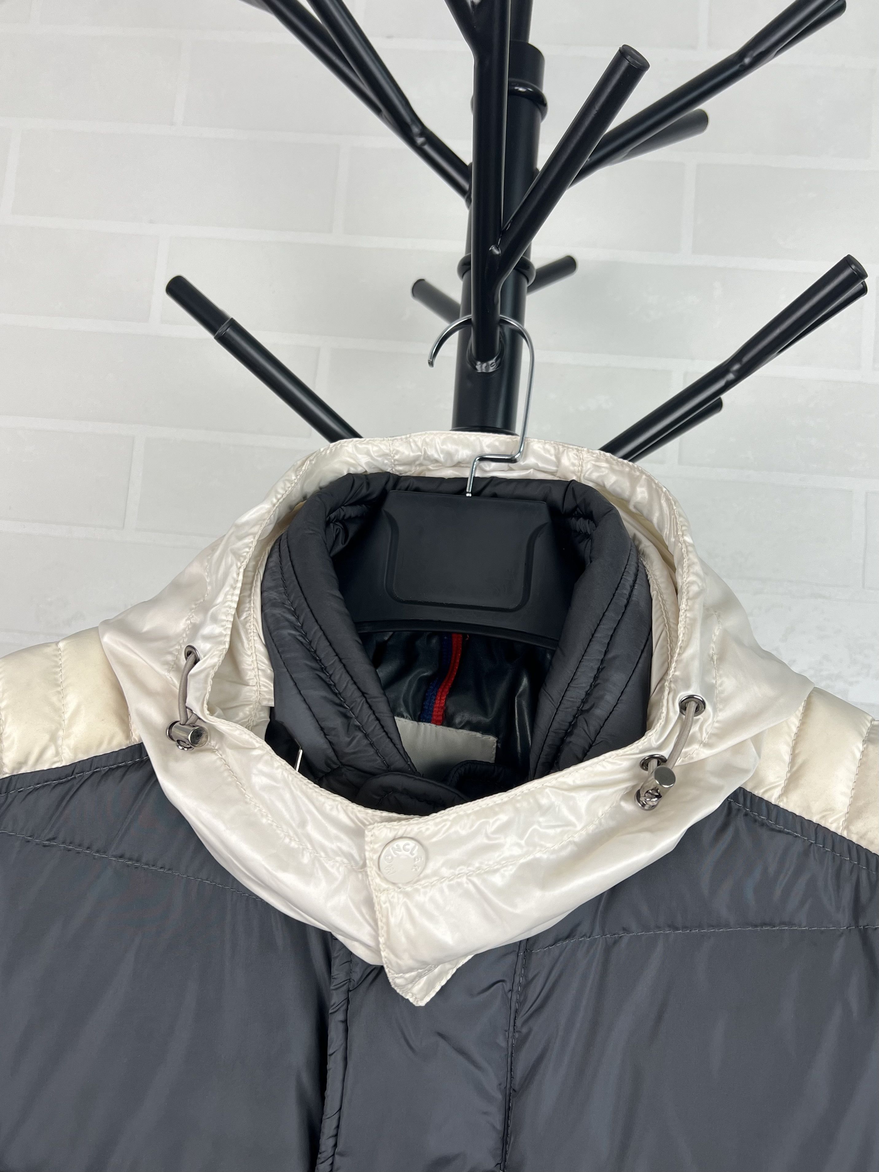 Moncler MONCLER Down Jacket Puffer AUSTIN GIUBBOTTO Patch Logo Gray Size US XL / EU 56 / 4 - 7 Thumbnail