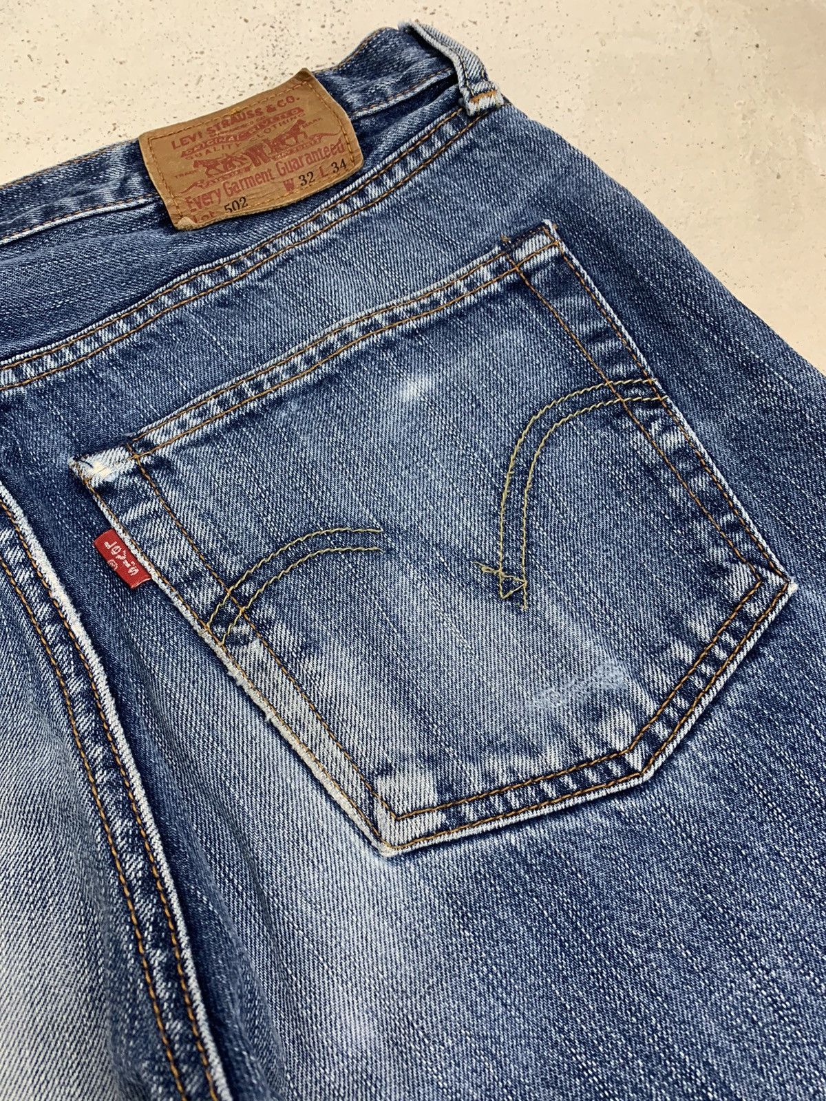 Levis 502 Distressed Denim Pants (AE11)