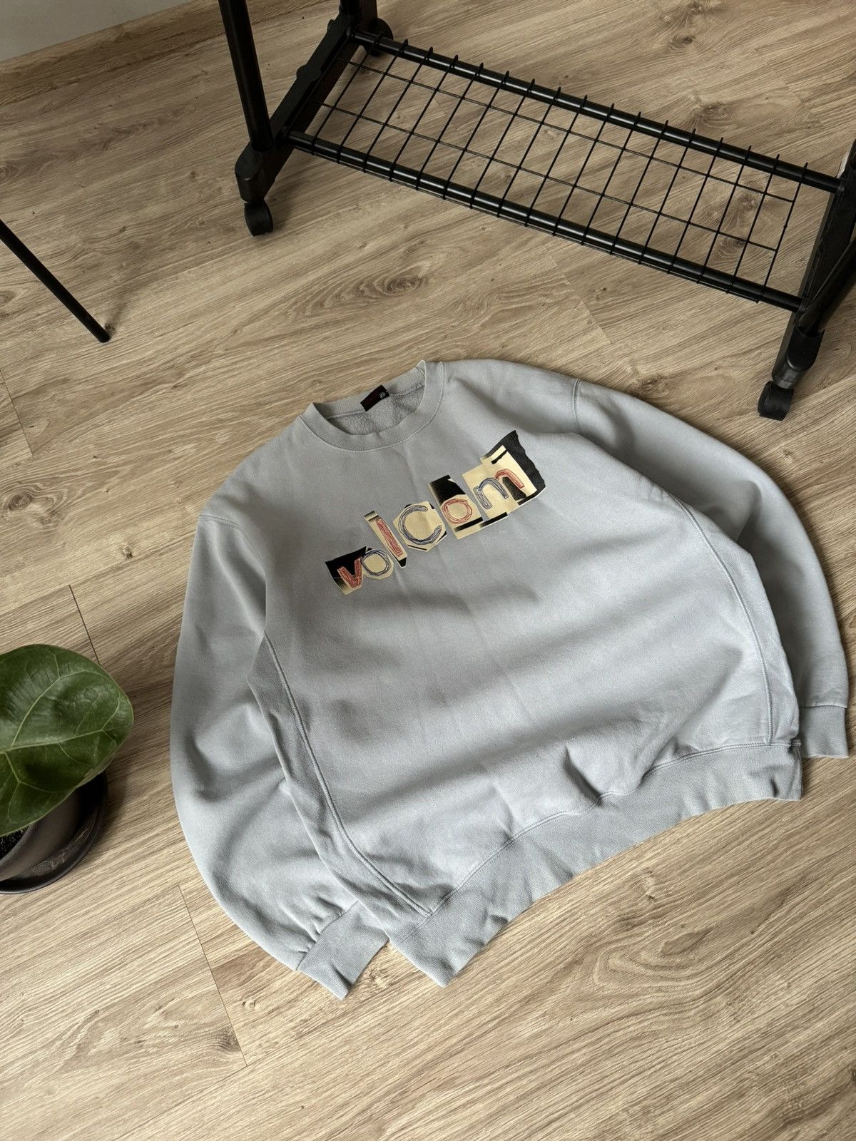 Volcom Vintage 90s Volcom Surf Skateboarding Big Logo Sweatshirt Size US XL / EU 56 / 4 - 2 Thumbnail