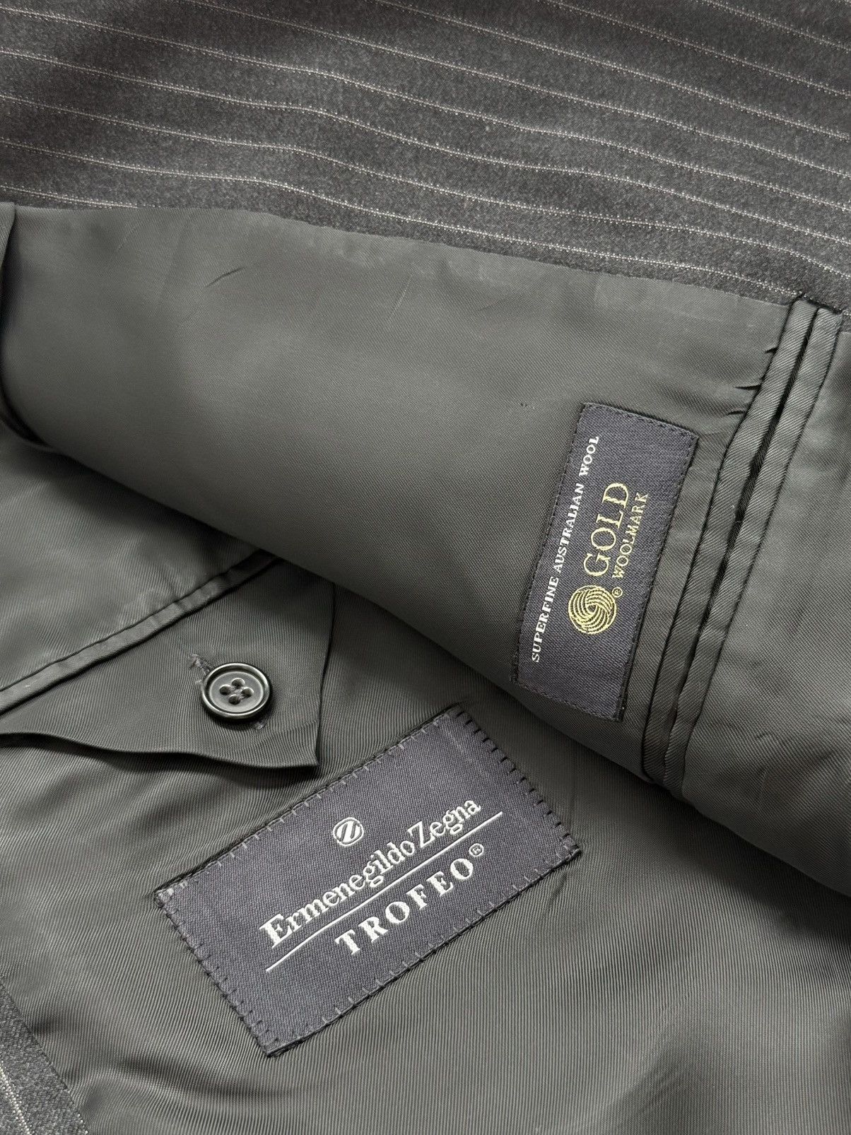 Ermenegildo Zegna Zegna Suit 3 Button Charcoal Pinstripe Wool Classic Fit Size 52L - 9 Thumbnail
