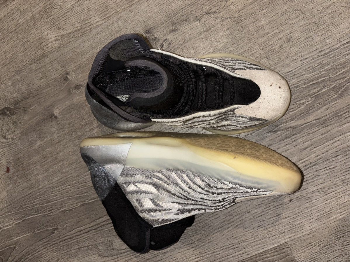 Yeezy Adidas Yeezy QNTM Size US 8 / EU 41 - 7 Thumbnail