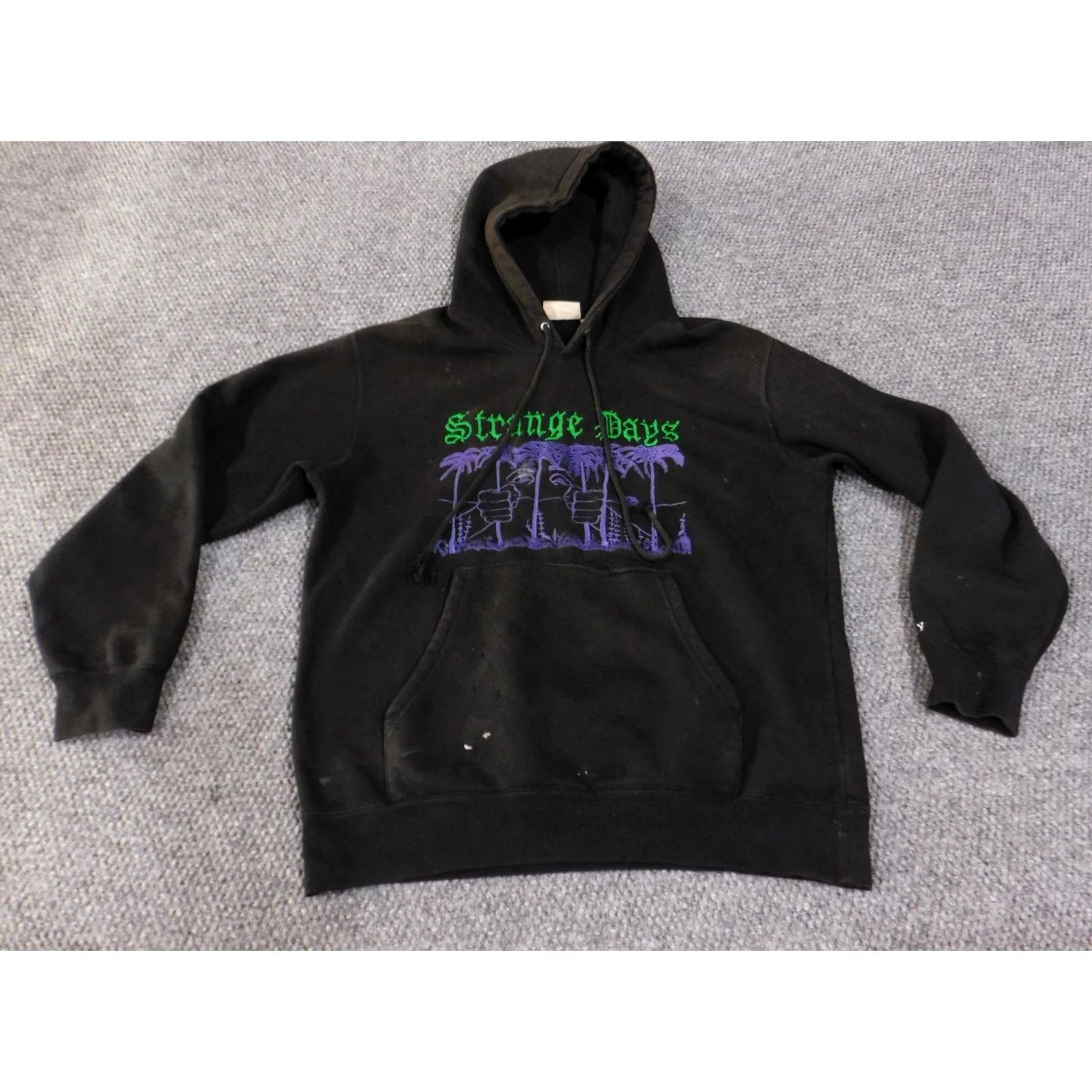 Obey VINTAGE Obey Strange Days Hoodie Mens Small Black Pullover Graphic Sweatshirt Distressed Size US S / EU 44-46 / 1 - 2 Thumbnail