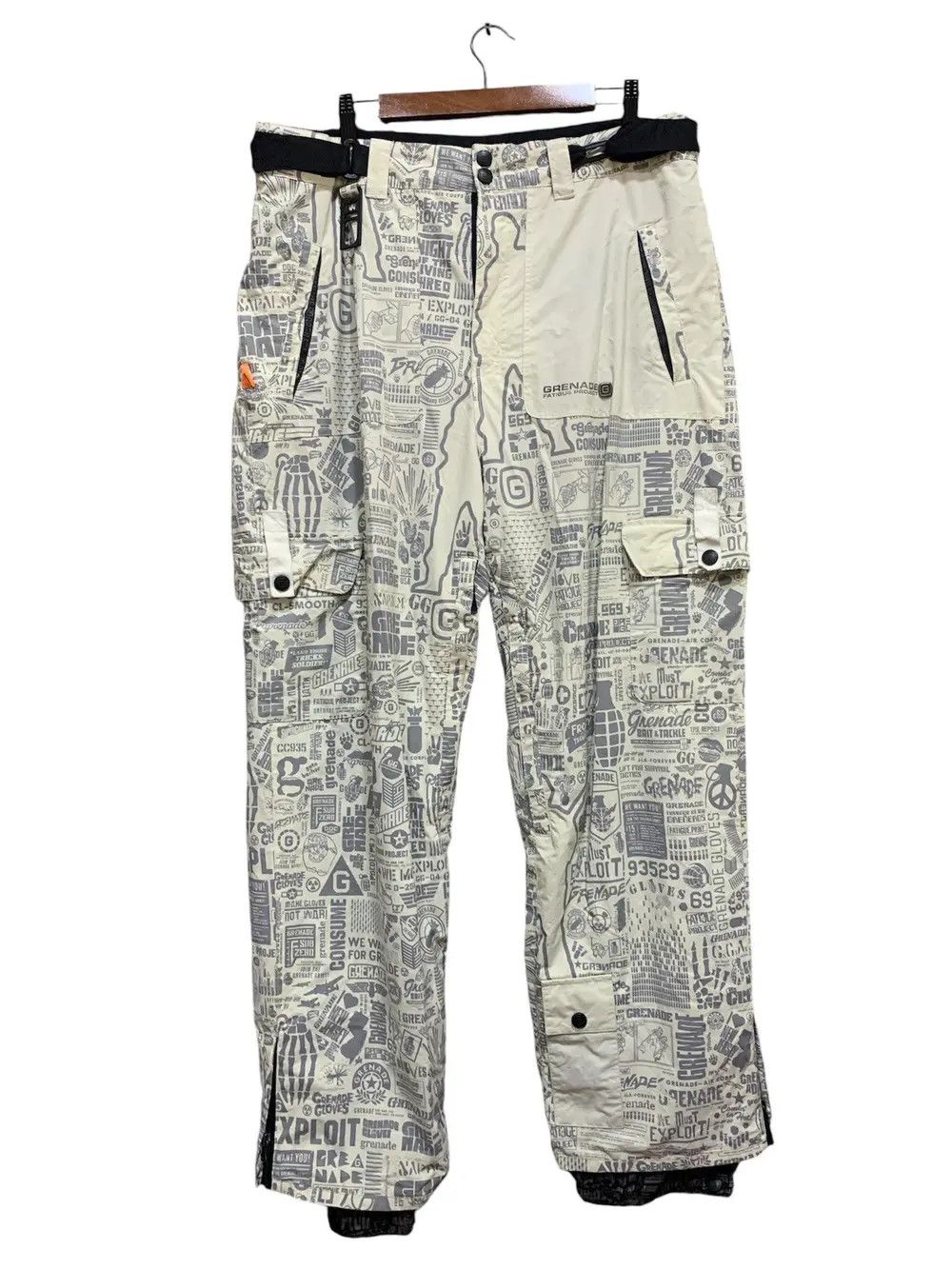 Grenade SkiPants Grenade Fatigue Project Full Print 2007/2008 Size L Size US 32 / EU 48 - 1 Thumbnail