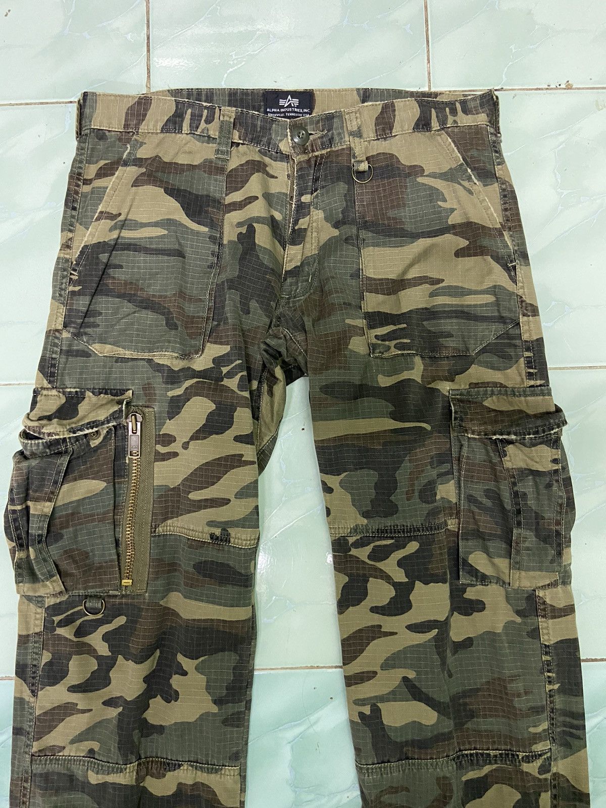 Alpha Industries Alpha industries cargo pants camouflage distressed Size US 34 / EU 50 - 2 Thumbnail