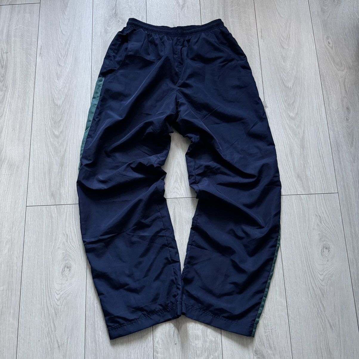 Nike Vintage nike track pants y2k gorpcore sweatpants parachute Size US 32 / EU 48 - 1 Thumbnail