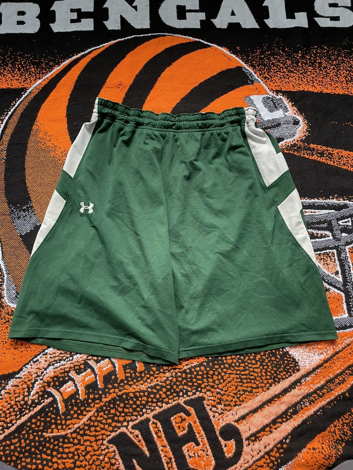 Under Armour Secondhand Under Armour Authentic Green Nylon Shorts Pants Size US 38 / EU 54 - 1 Thumbnail