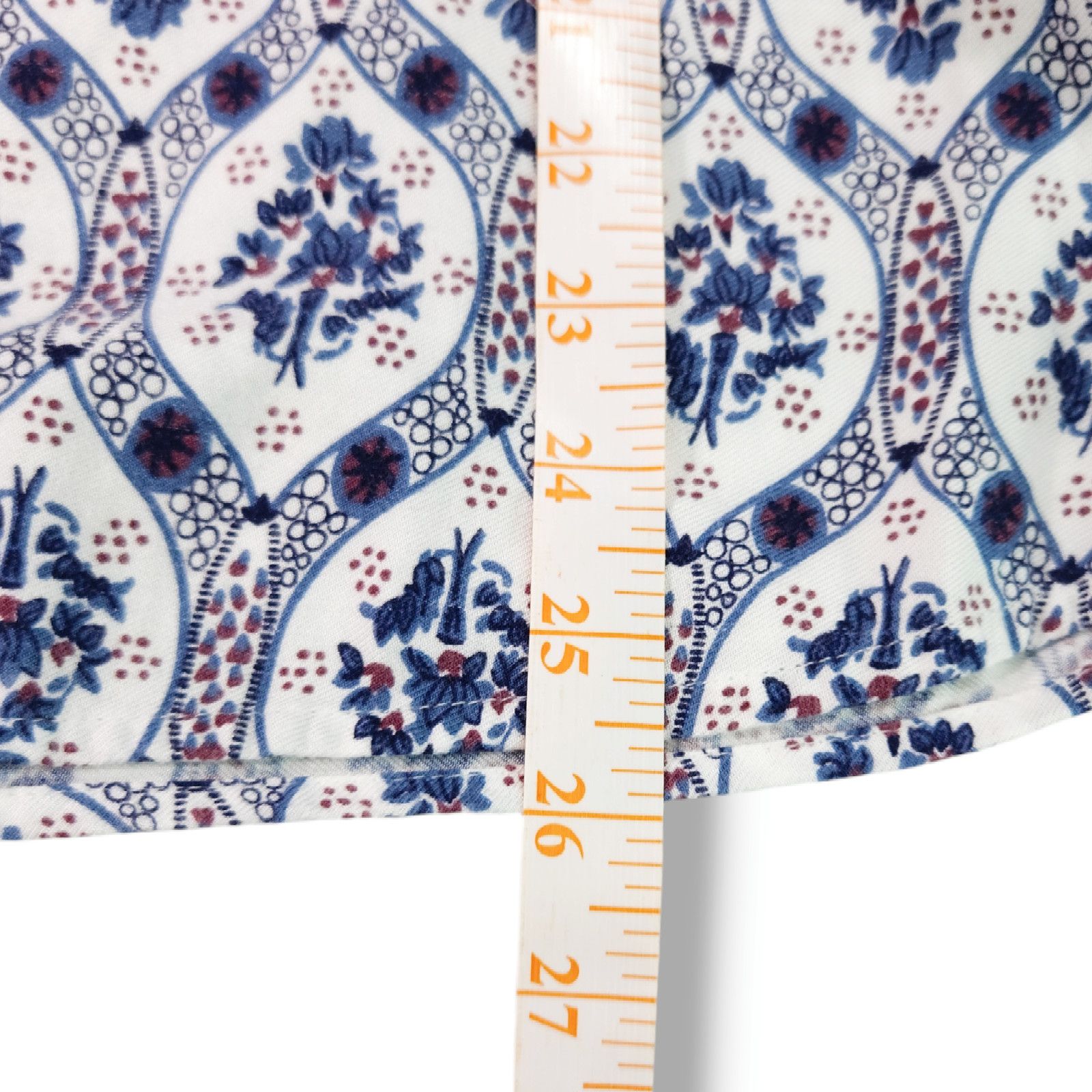 Boden EUC Boden Floral Medallion Henley Top Sz. 6 Blue White Size M / US 6-8 / IT 42-44 - 10 Thumbnail