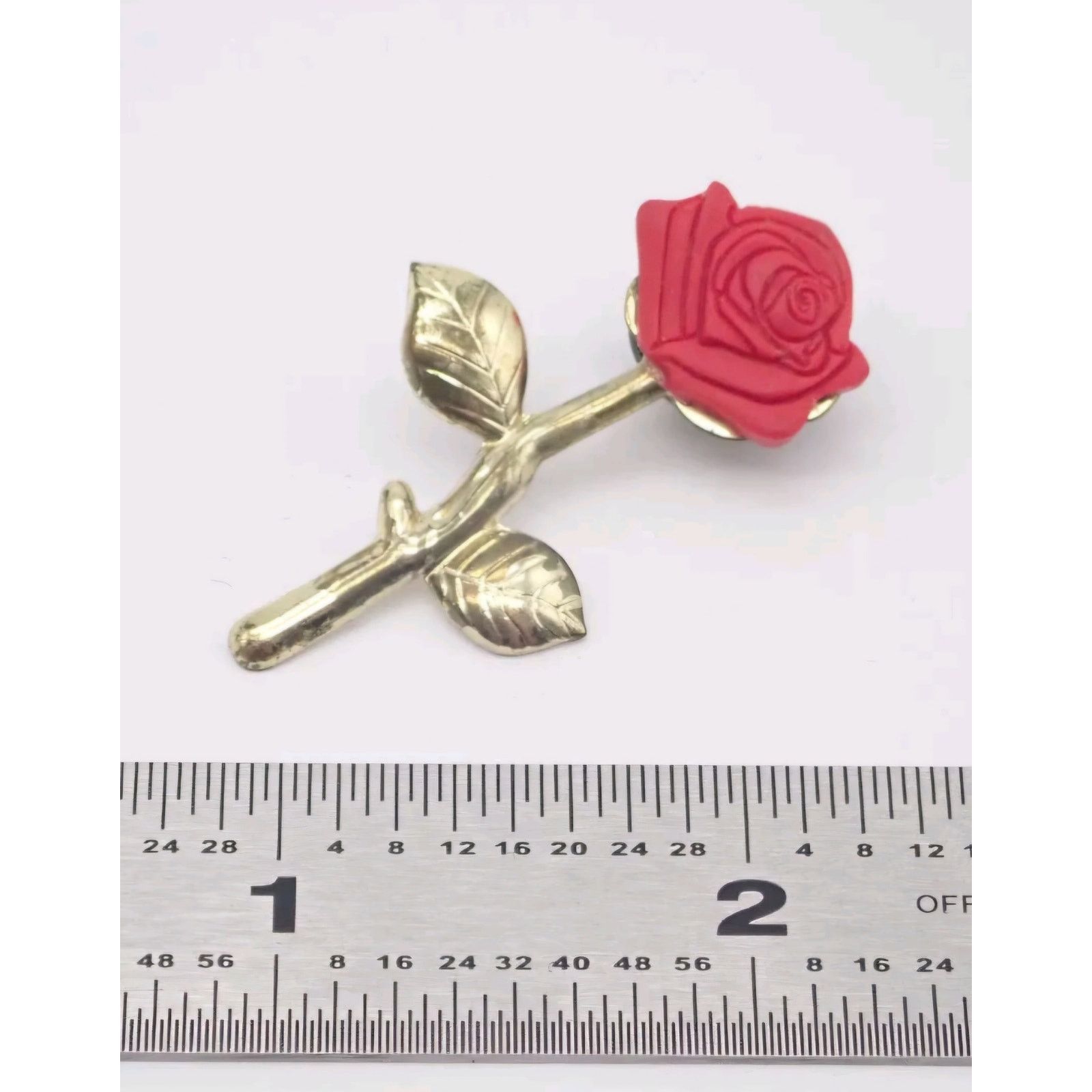 Other Red Rose Flower and Gold Tone Vintage Lapel Pin Size ONE SIZE - 3 Thumbnail