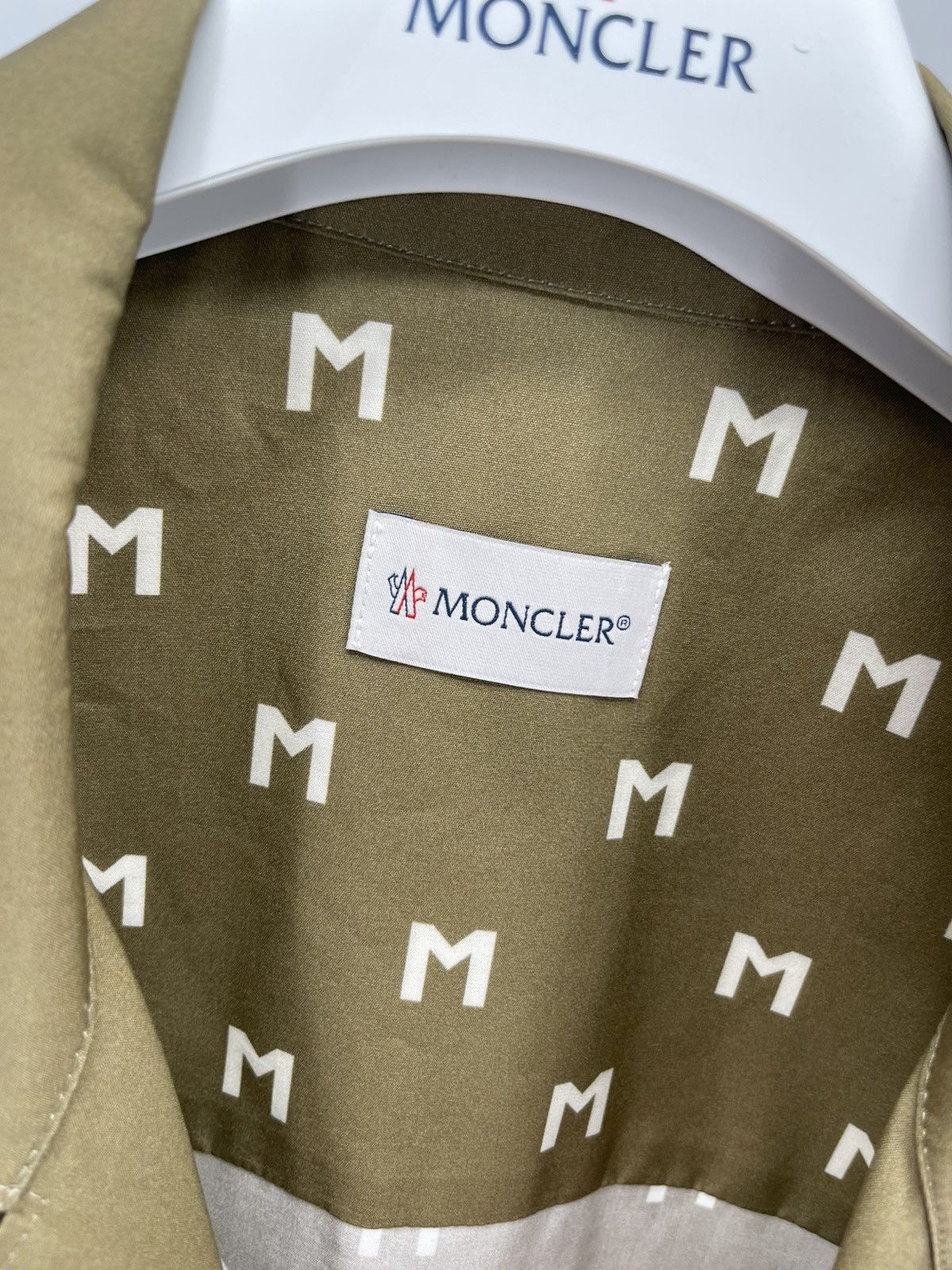 Moncler Moncler button up shirt size S Size US S / EU 44-46 / 1 - 3 Thumbnail