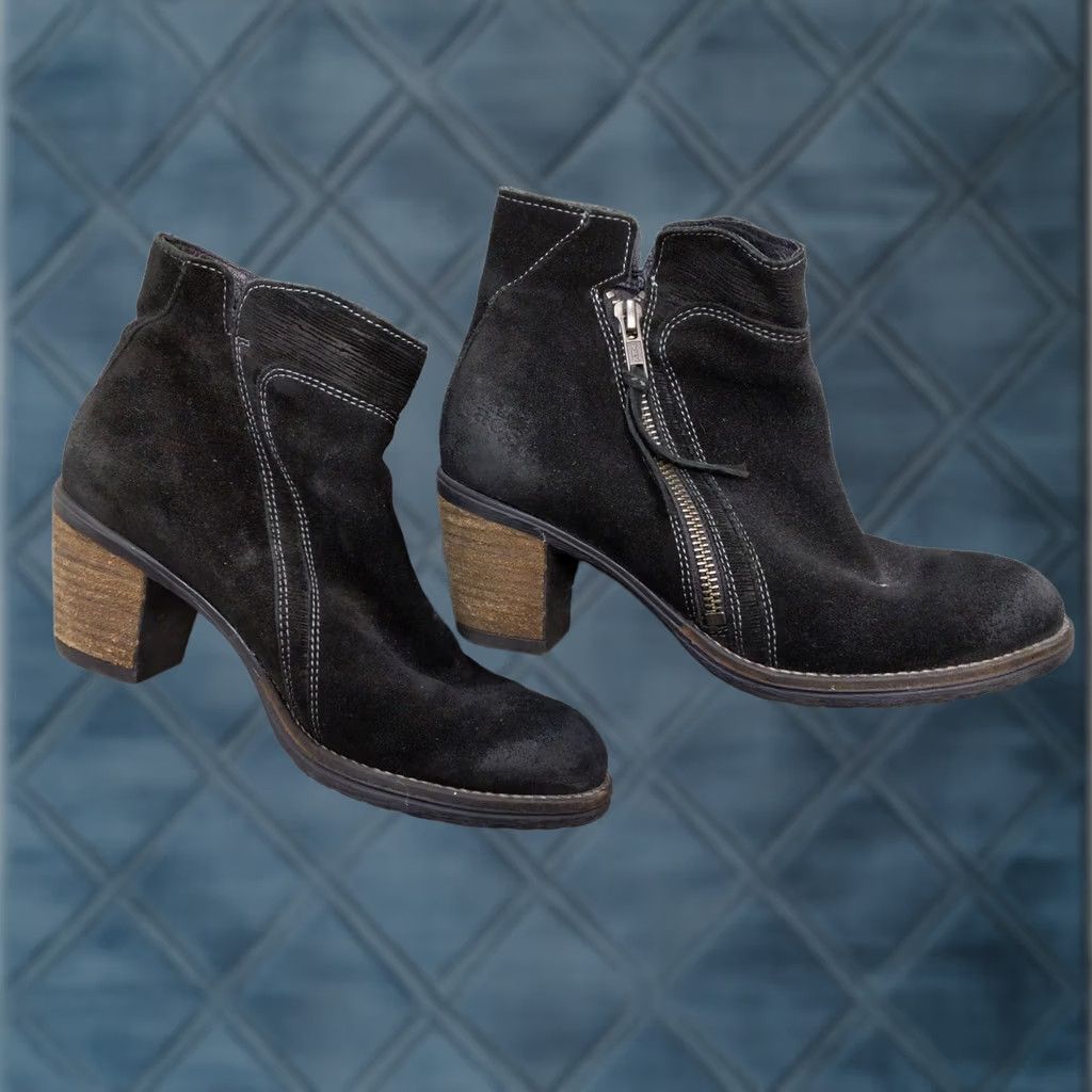 Taos Taos Dillie Boots Womens 6.5 Black Suede Ankle Zip Block Heel Comfort Casual Size US 7 / IT 37 - 1 Thumbnail