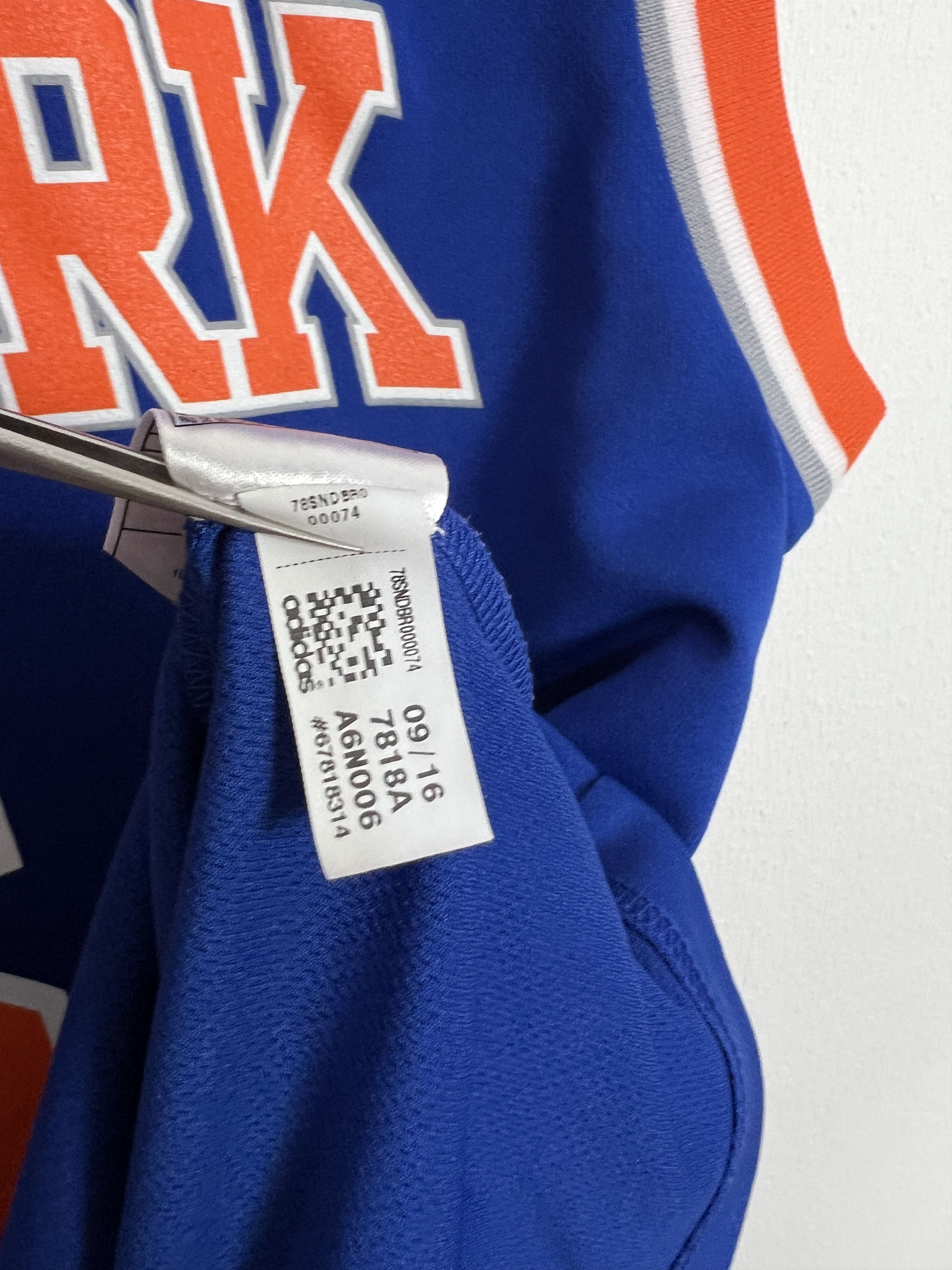 Adidas Vintage New York Knicks #6 Porzingis NBA Jersey Trikot Size US S / EU 44-46 / 1 - 7 Thumbnail