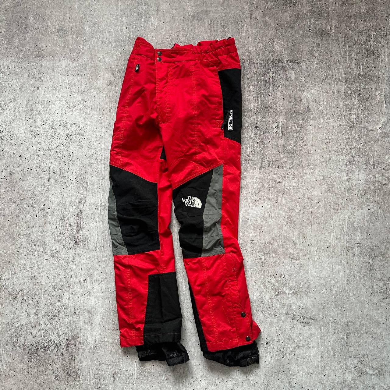 image of Outdoor Life x Ski The North Face Gore Tex Vintage Gorpcore Nylon Ski Pants in Red/Black (Size 30)