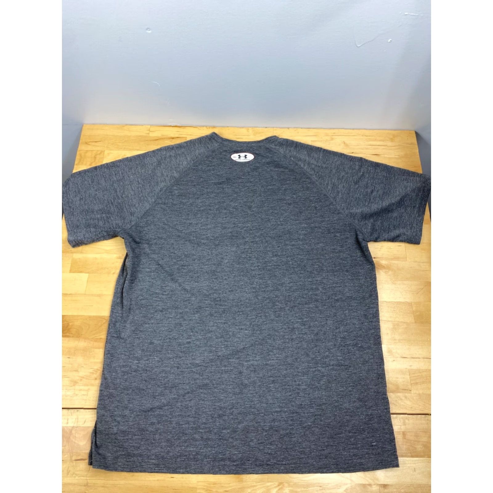 Under Armour UNDER AMROUR HEAT GEAR Men’s M Gray Loose Short Sleeve Athletic Shirt #4880 Size US M / EU 48-50 / 2 - 2 Thumbnail