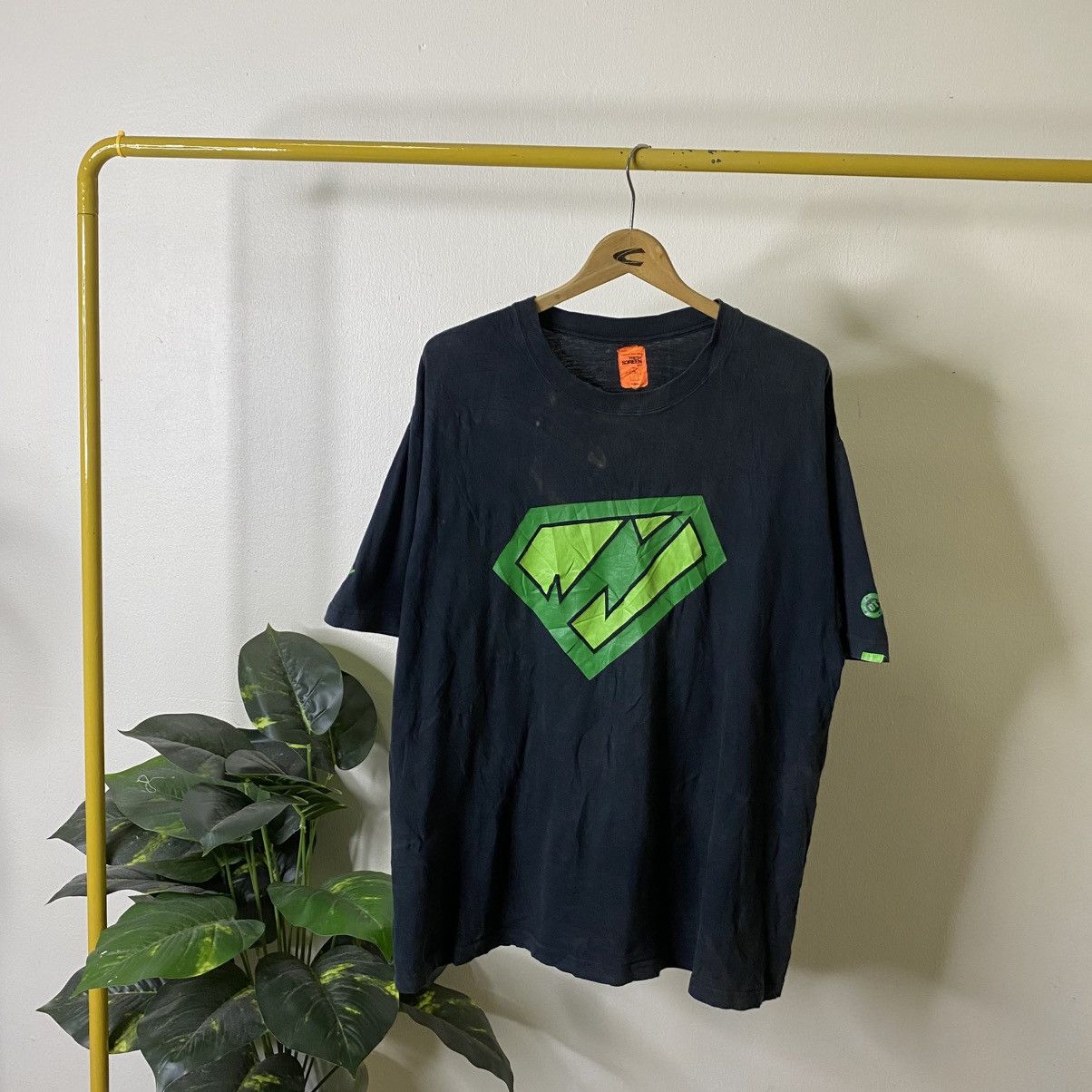 Vintage WTAPS By Tetsu Nishiyama DT Toon Mania Logo T Shirt Size US XL / EU 56 / 4 - 1 Thumbnail