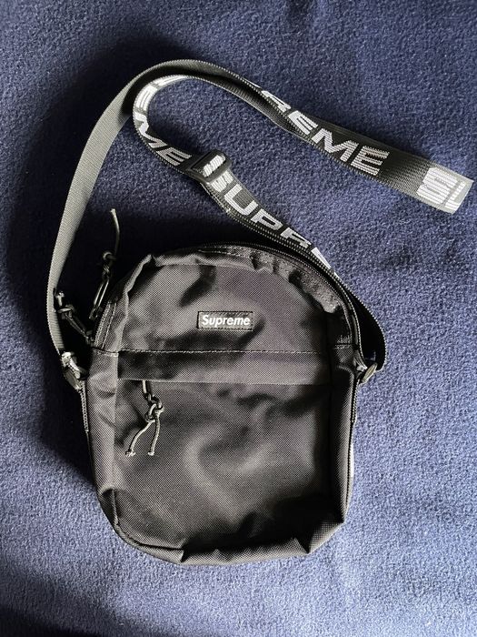 Shoulder bag sales supreme 2018