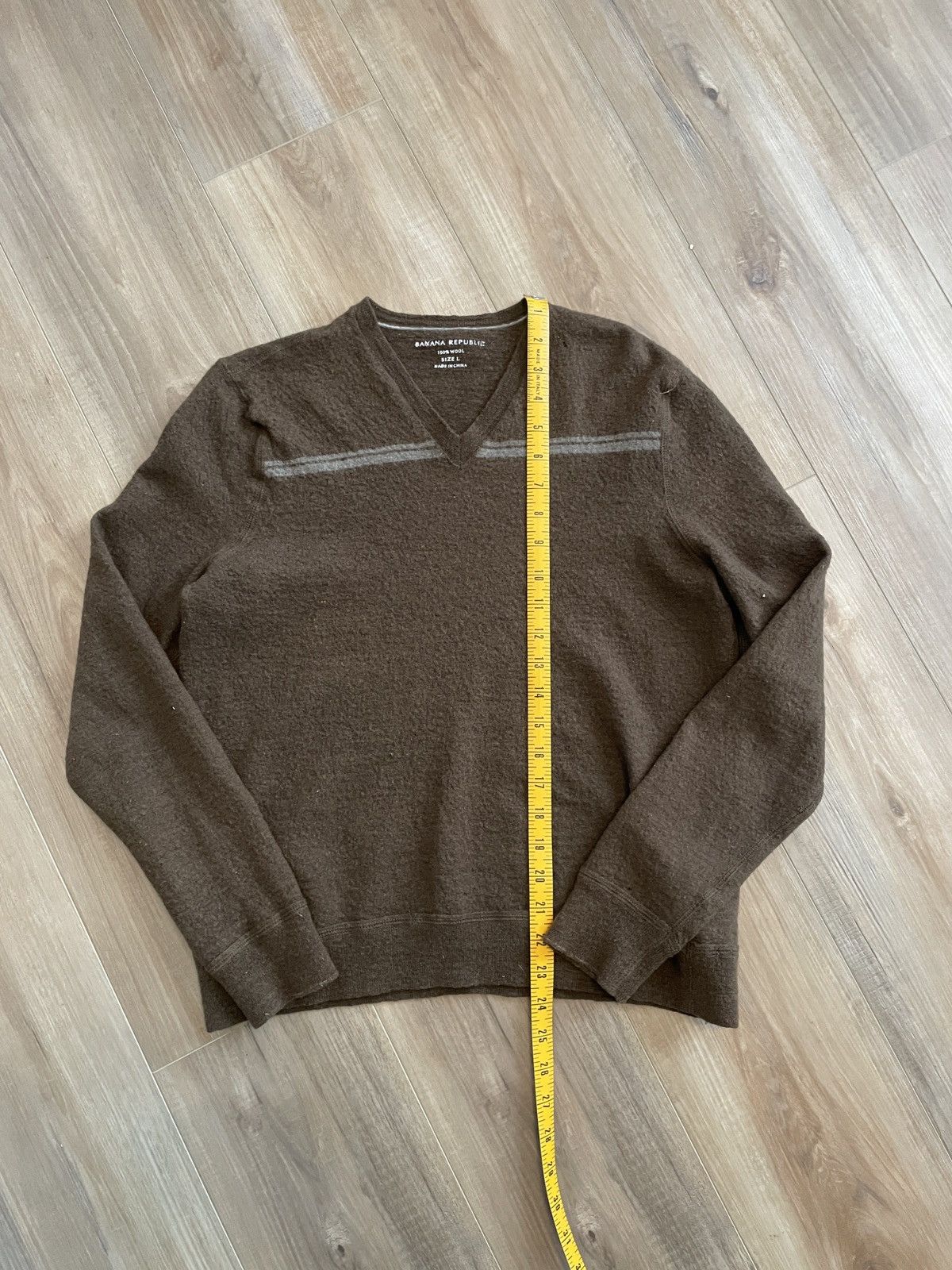 Banana Republic Banana Republic Men's Size L Brown Wool Blend V-Neck Sweater Size US L / EU 52-54 / 3 - 1 Thumbnail
