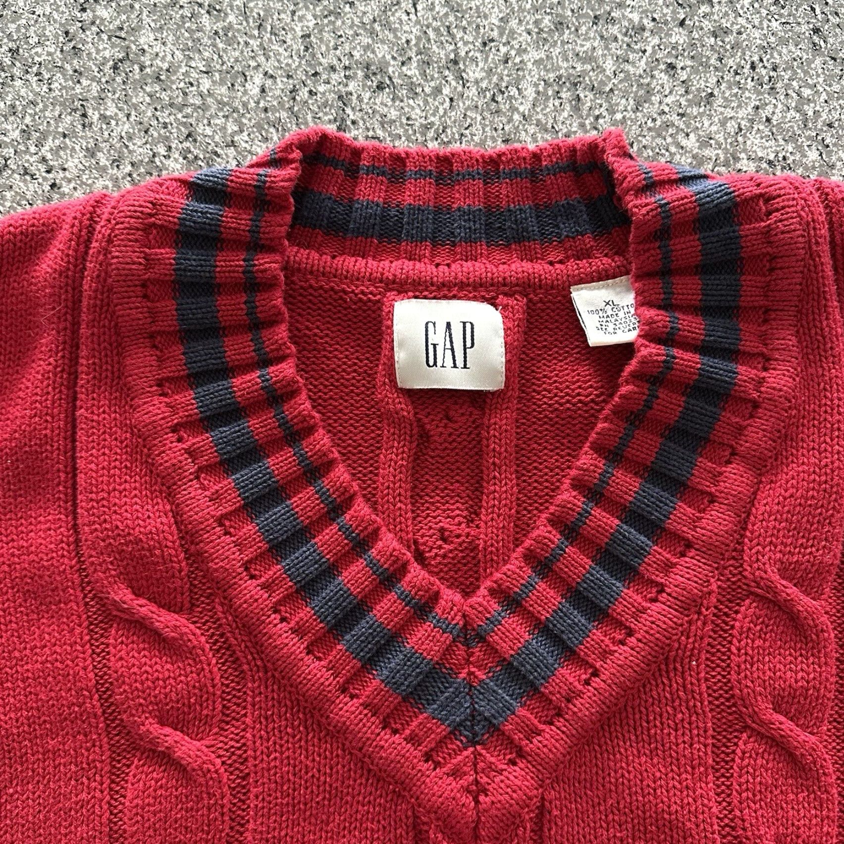 Gap VINTAGE Gap V-Neck Cable-Knit Sweater Men XL Red Size US XL / EU 56 / 4 - 2 Thumbnail