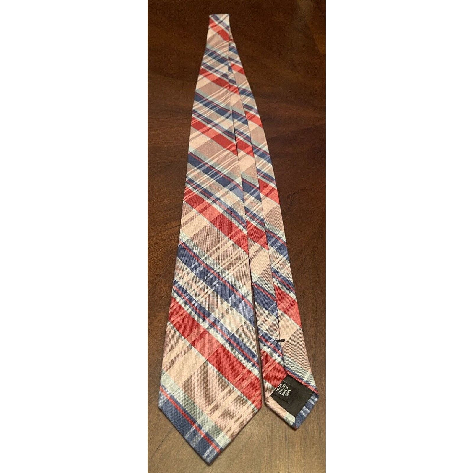 Jos. A. Bank Jos. A. Bank Traveler Red Blue Pink 65% Cotton 35% Silk Size ONE SIZE - 3 Thumbnail