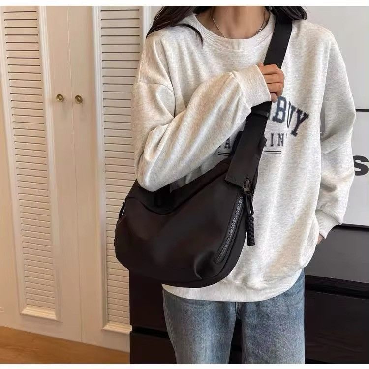 Japanese Brand Black Nylon Hobos Crossbody Bags Size ONE SIZE - 3 Thumbnail