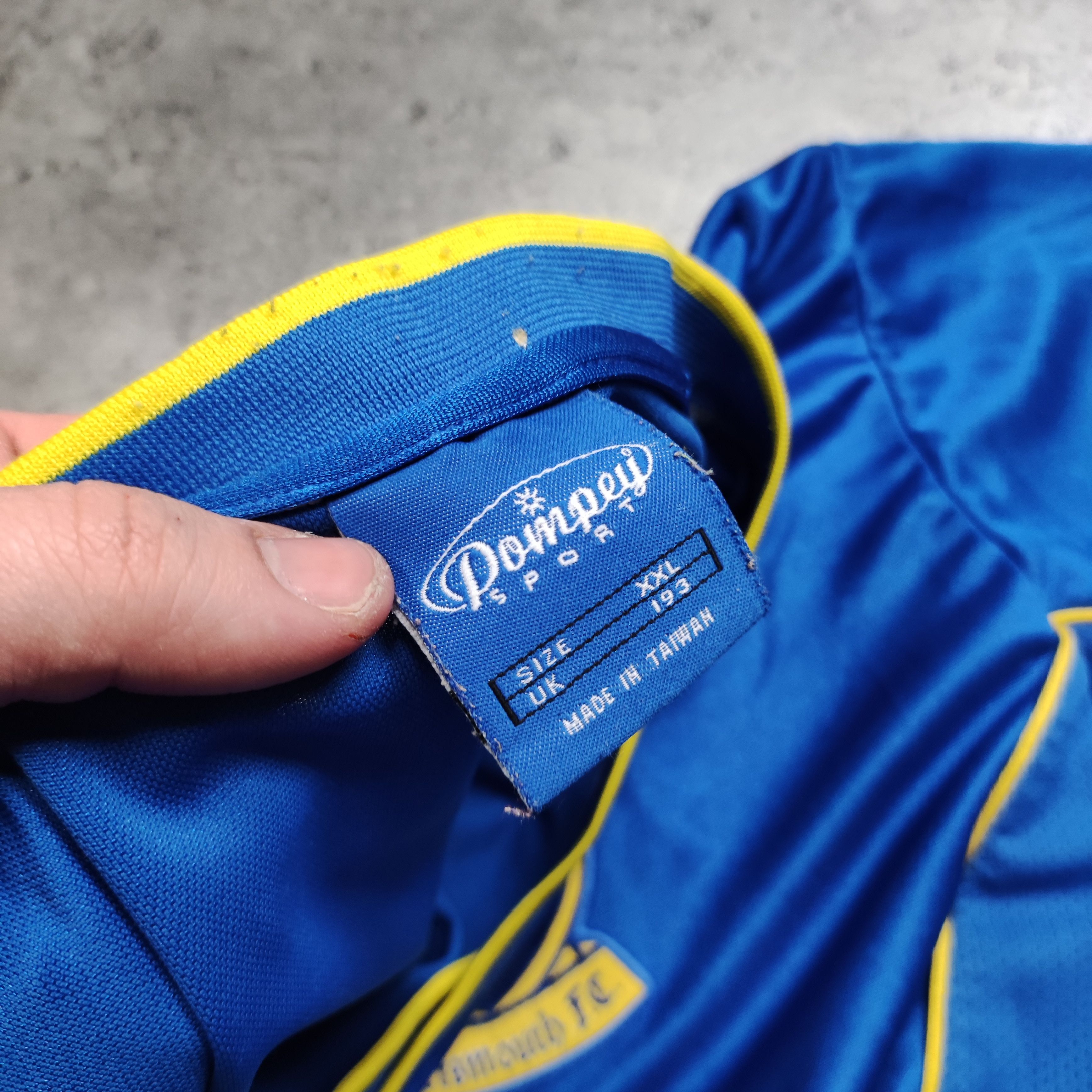 Vintage RARE 2000 OG 90s Portshmouth Football Soccer Home Kit Size US XXL / EU 58 / 5 - 7 Thumbnail