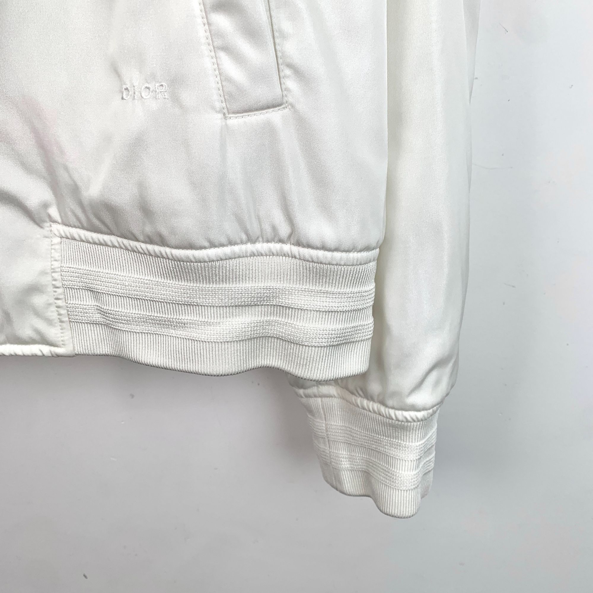 Dior Dior Mens White Satin Bomber Jacket With Zipper & Pockets Si Size US M / EU 48-50 / 2 - 5 Thumbnail