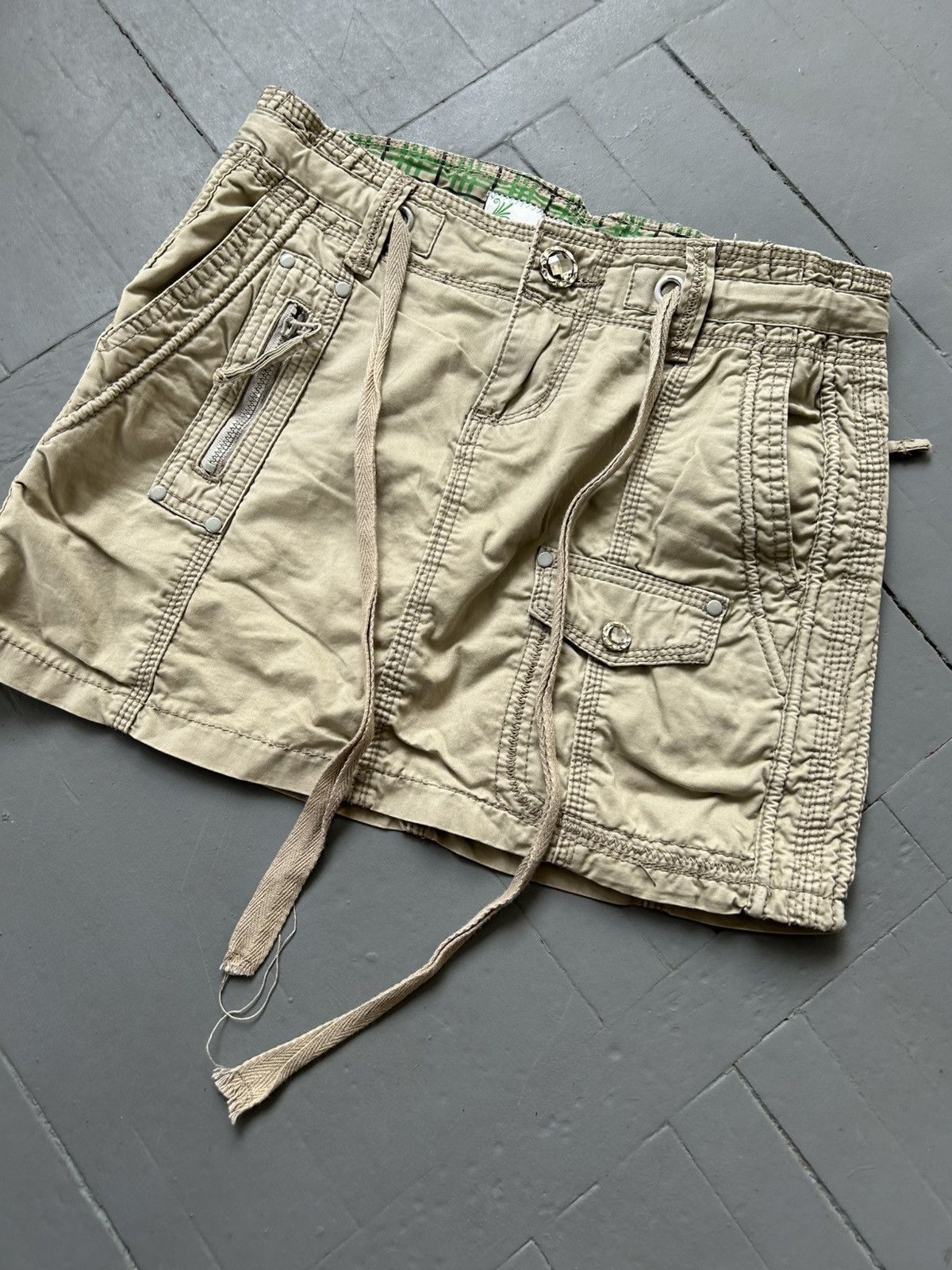 Japanese Brand Avant garde mini skirt vintage Y2K Size 28" / US 6 / IT 42 - 2 Thumbnail